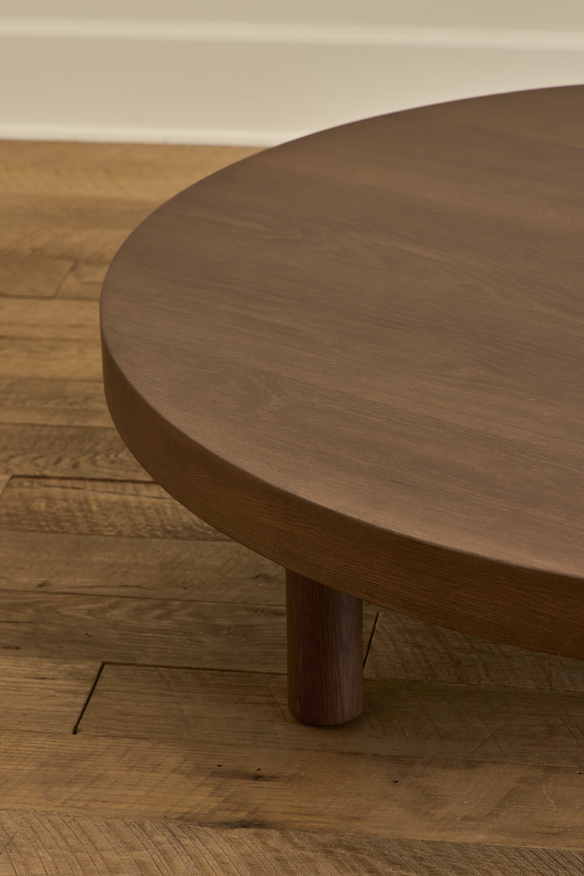 Round Coffee Table, 48"