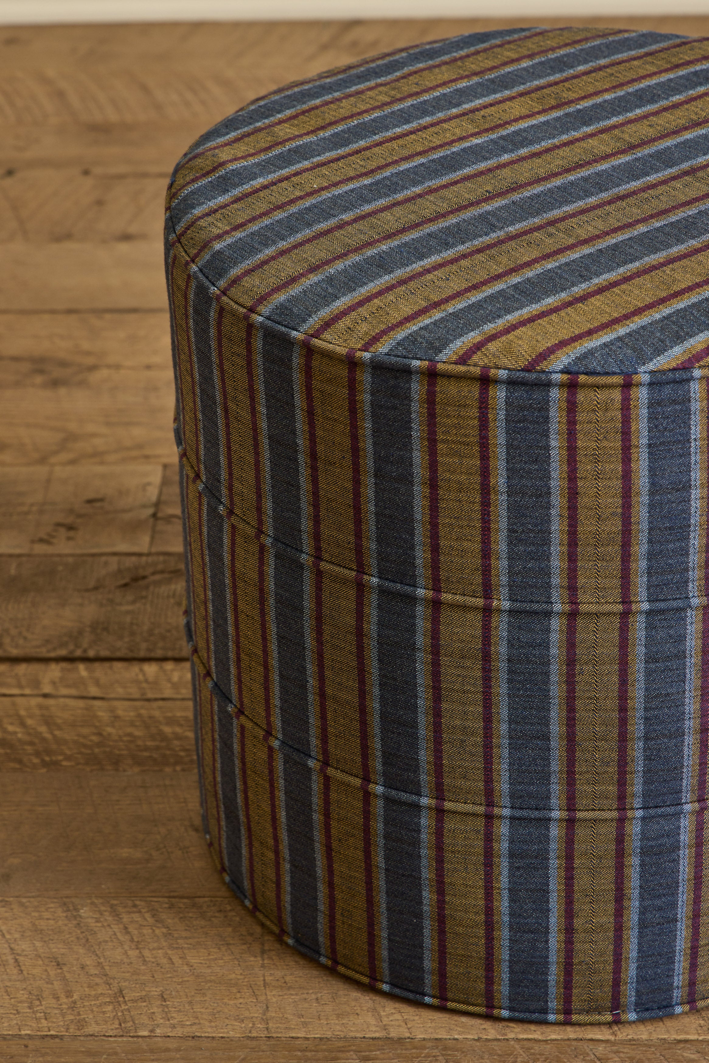 Round Hassock, Quick Ship