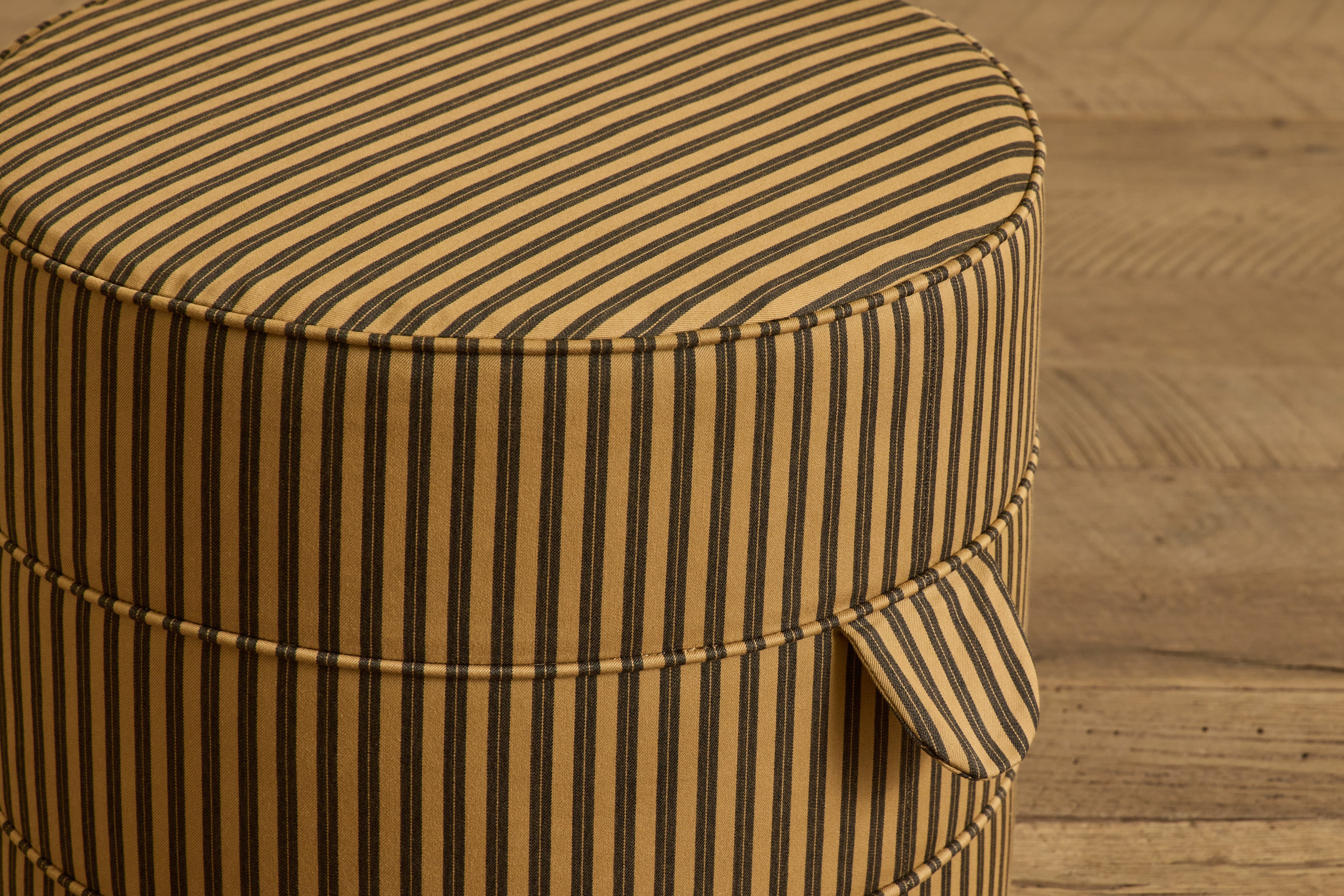 Round Hassock, Quick Ship