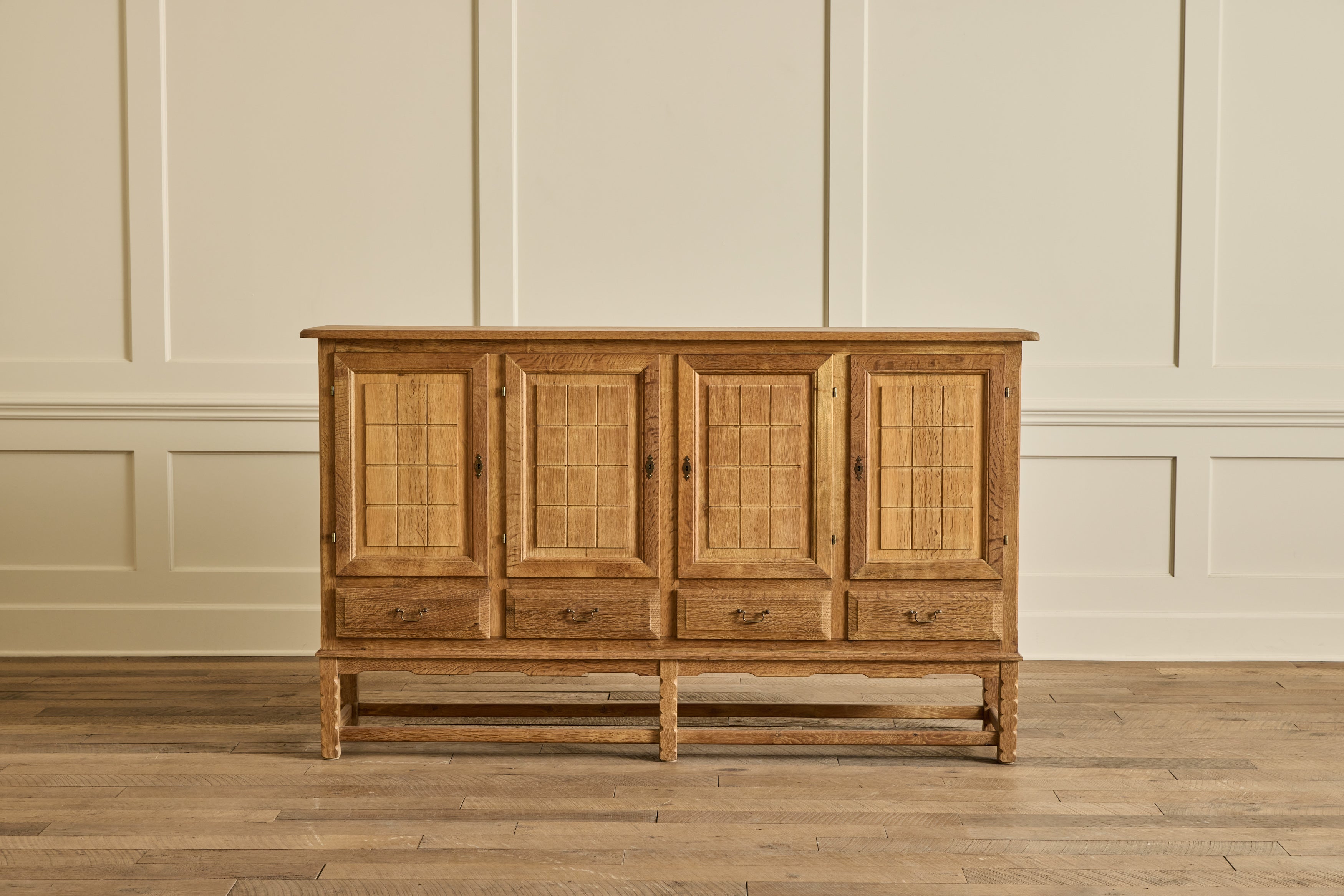 VTG GRID CARVED OAK SIDEBOARD