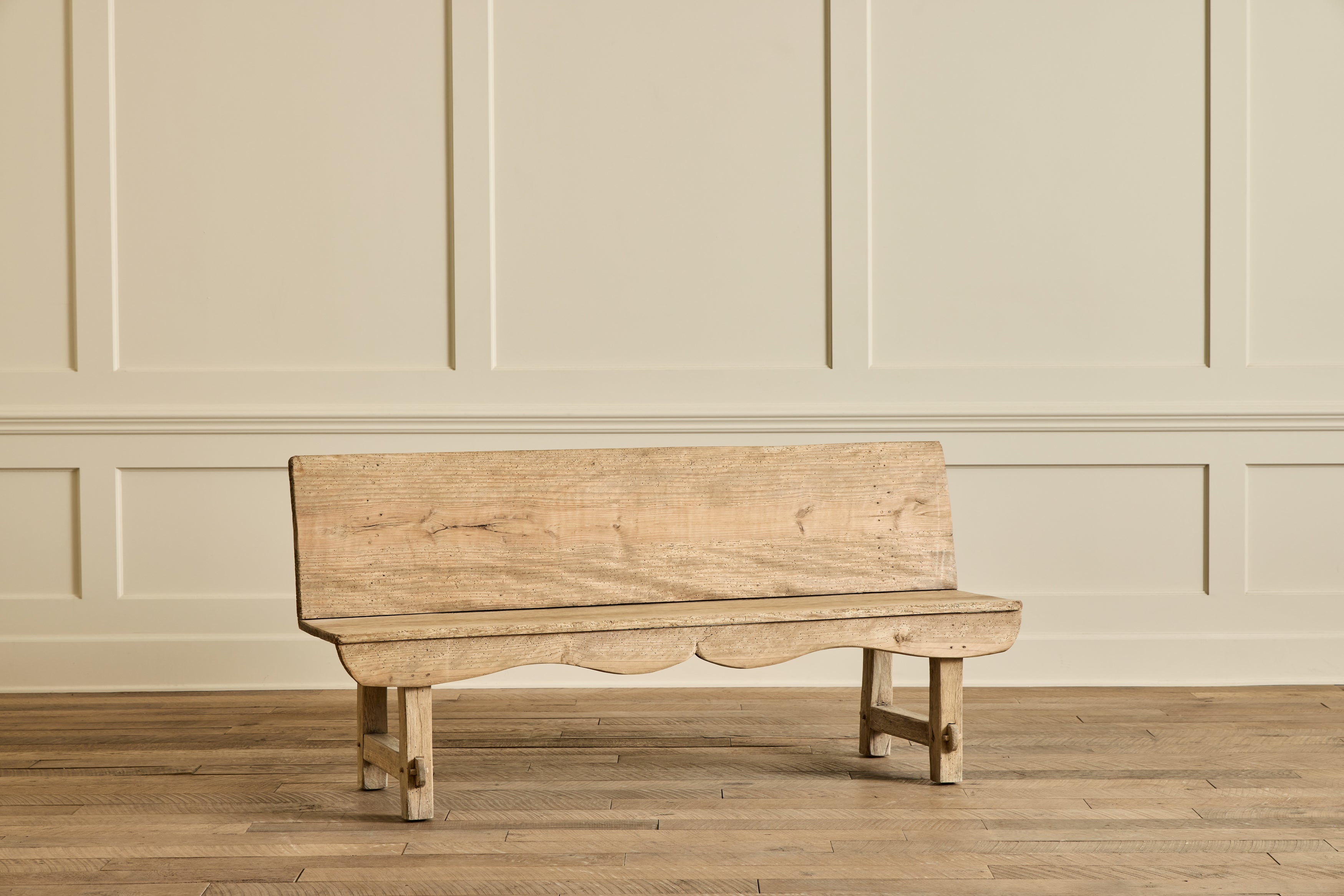 VTG SPANISH PINE WOOD BENCH