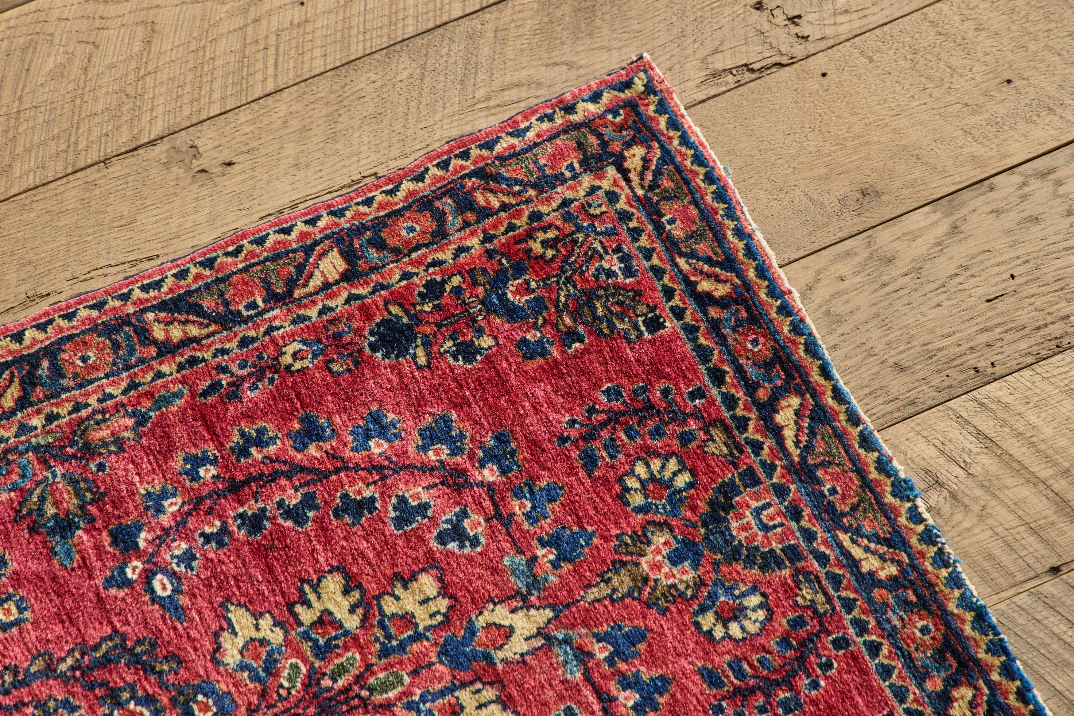 Persian Sarouk Throw Rug 2'3 x 4'3