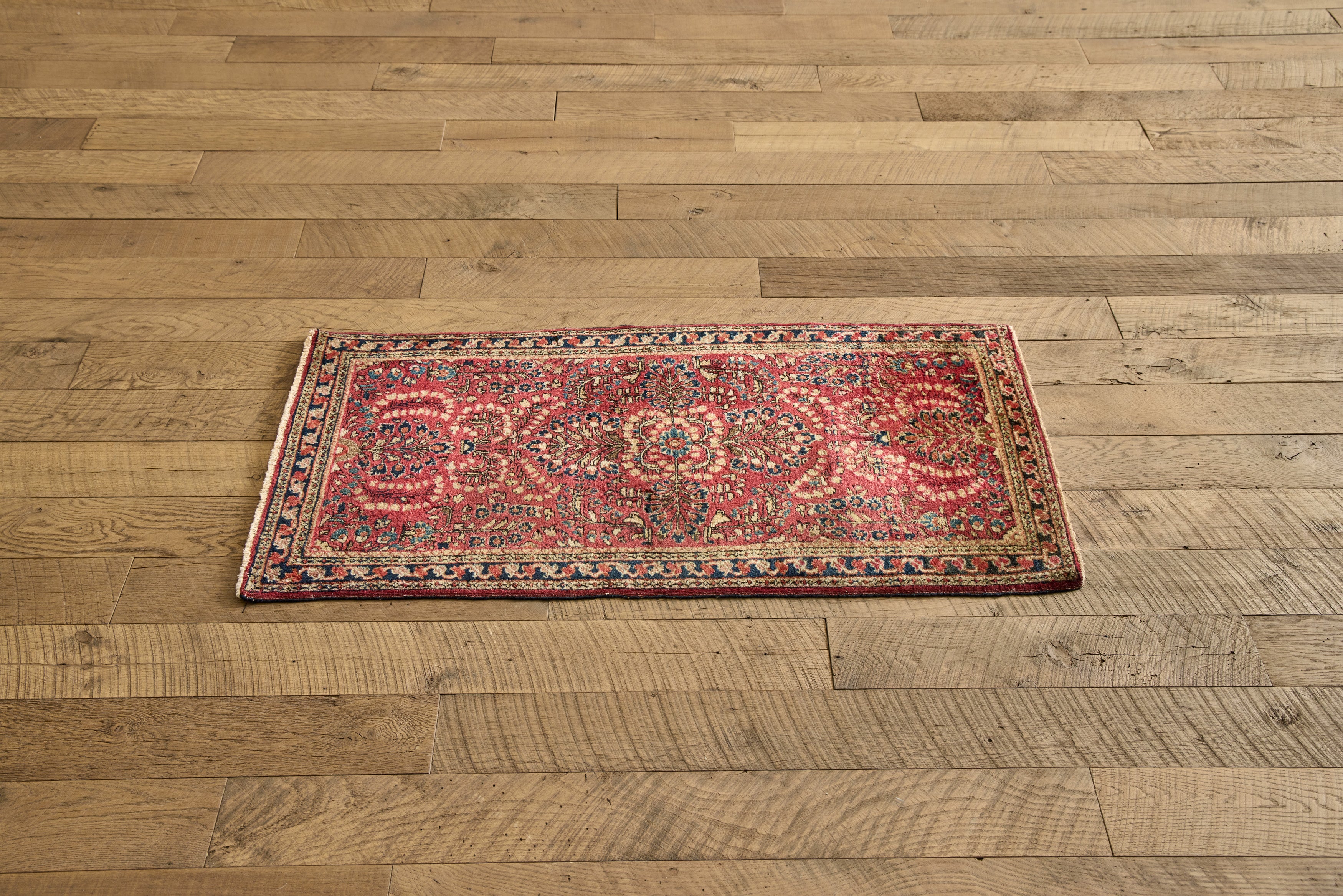 Red Sarouk Throw Rug 2 X 4