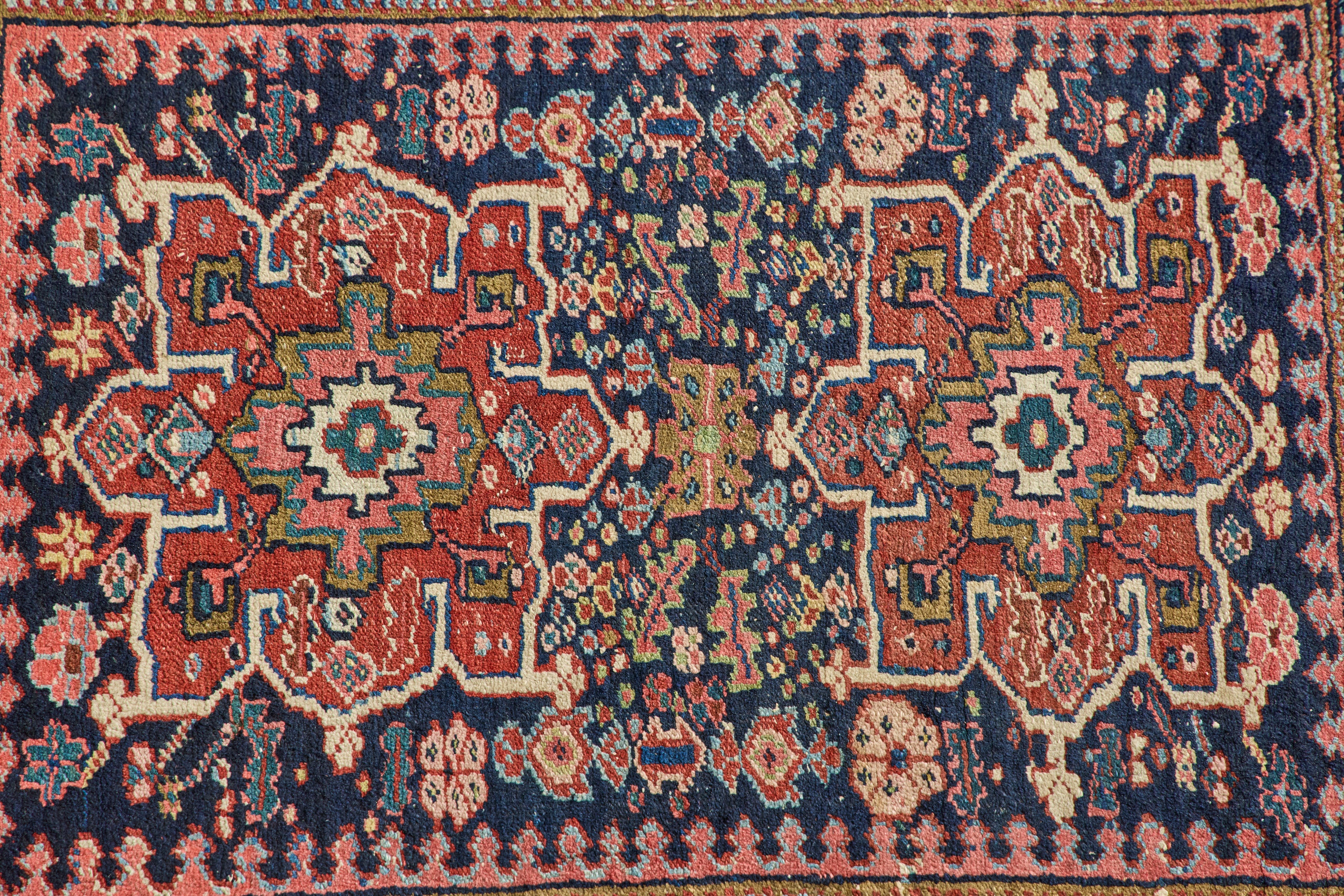 Square Heriz Throw Rug 3' x 3'2