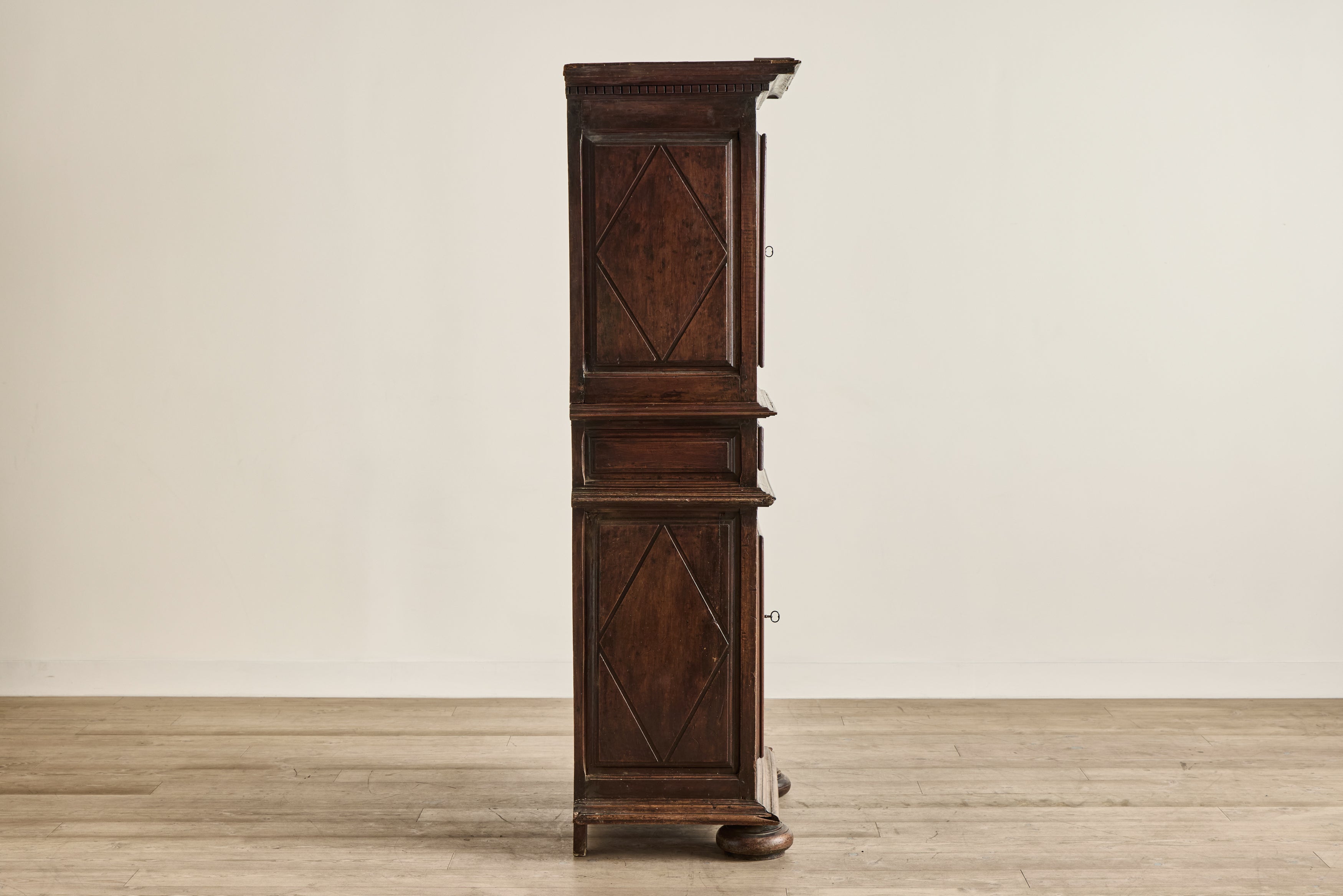 Louis XIII Cabinet