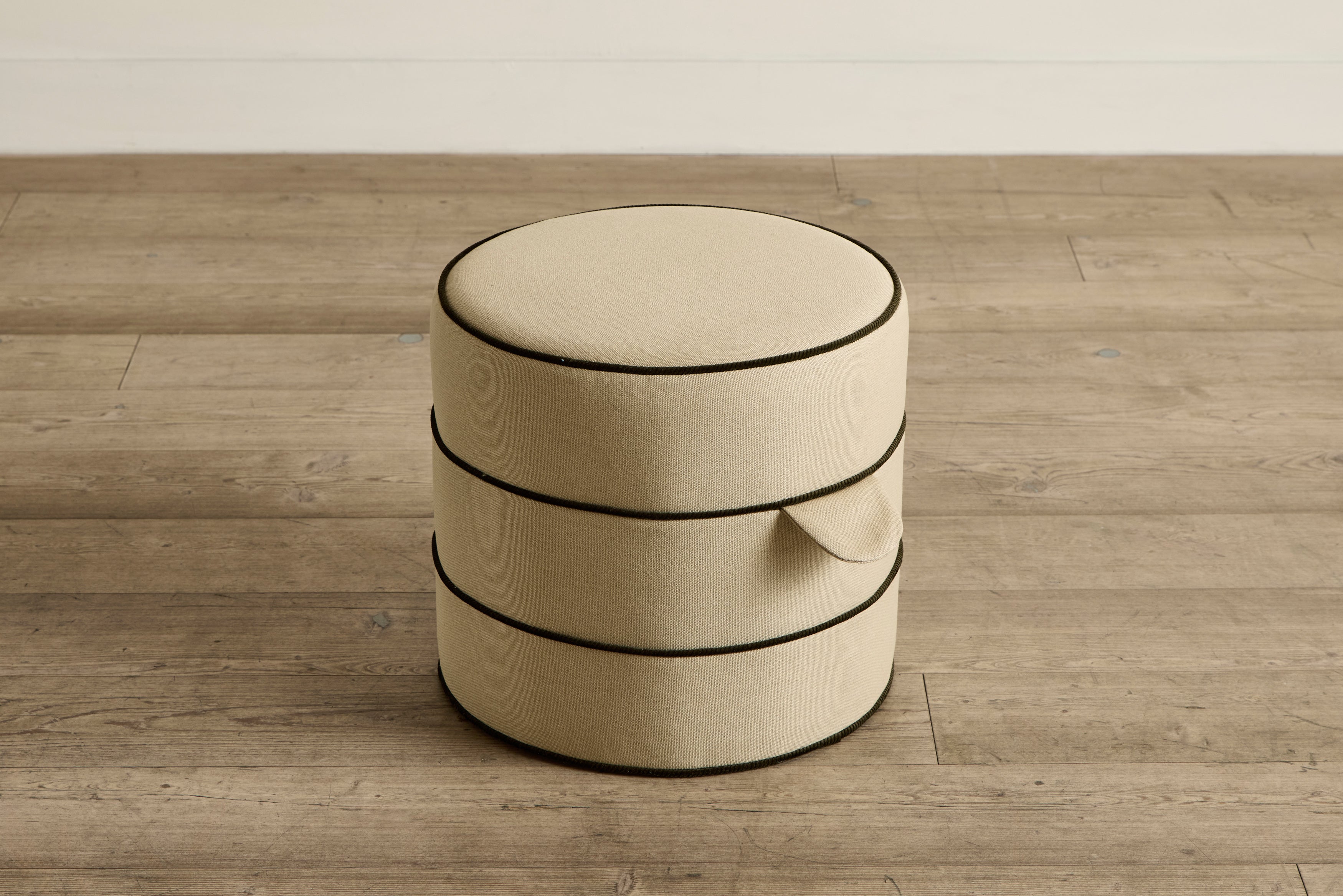 Round Hassock, 17"
