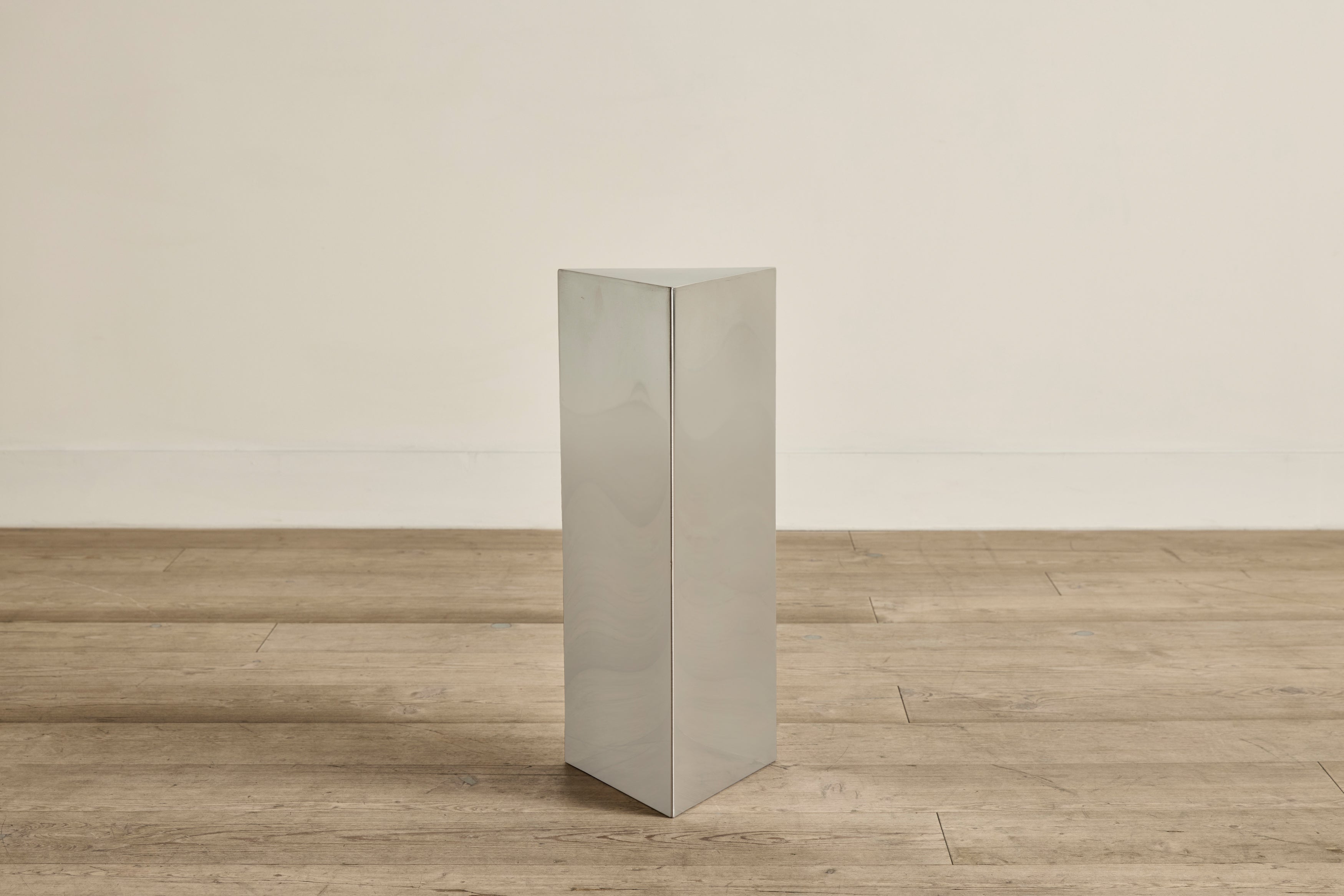 Silver Triangle Stand