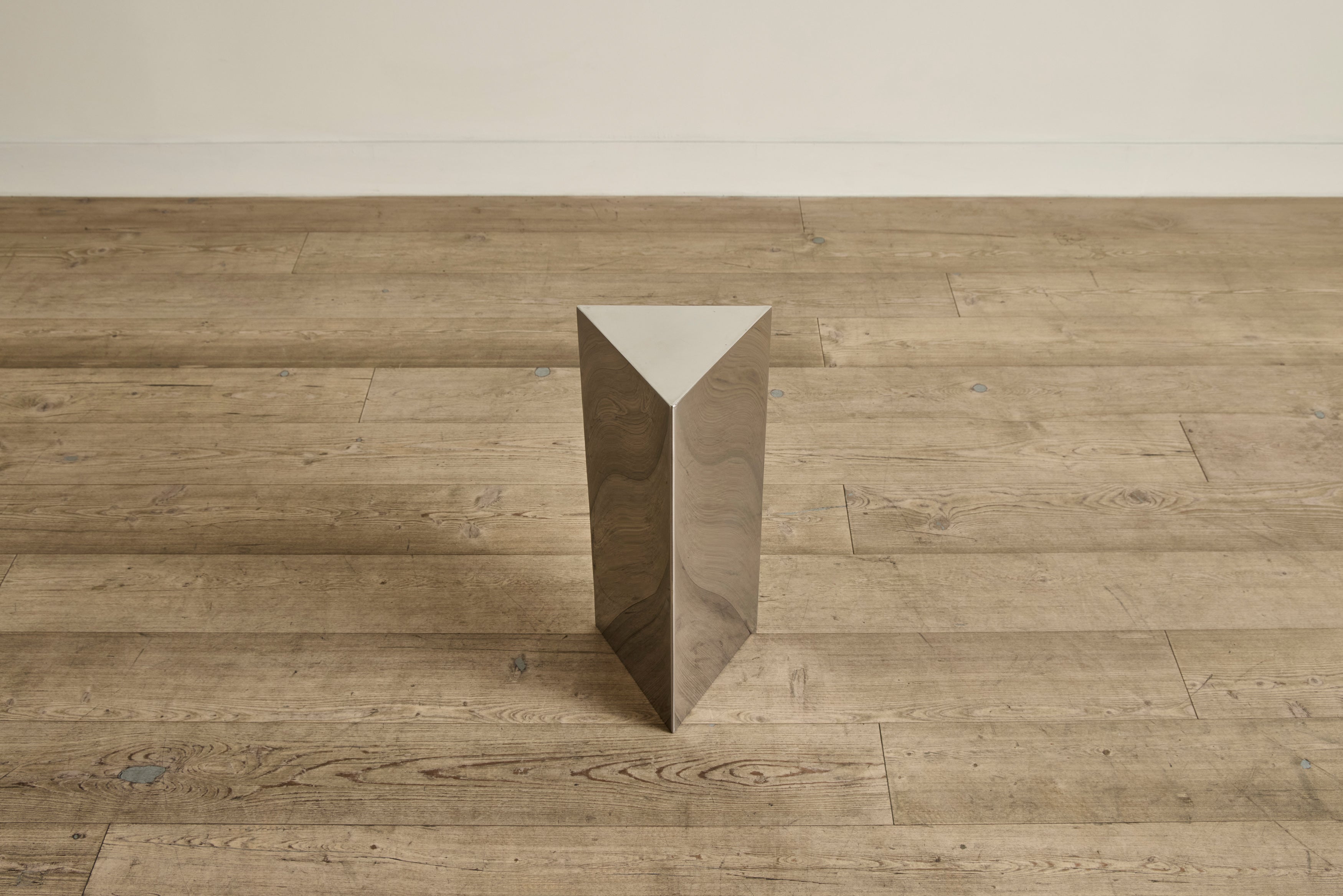 Silver Triangle Stand