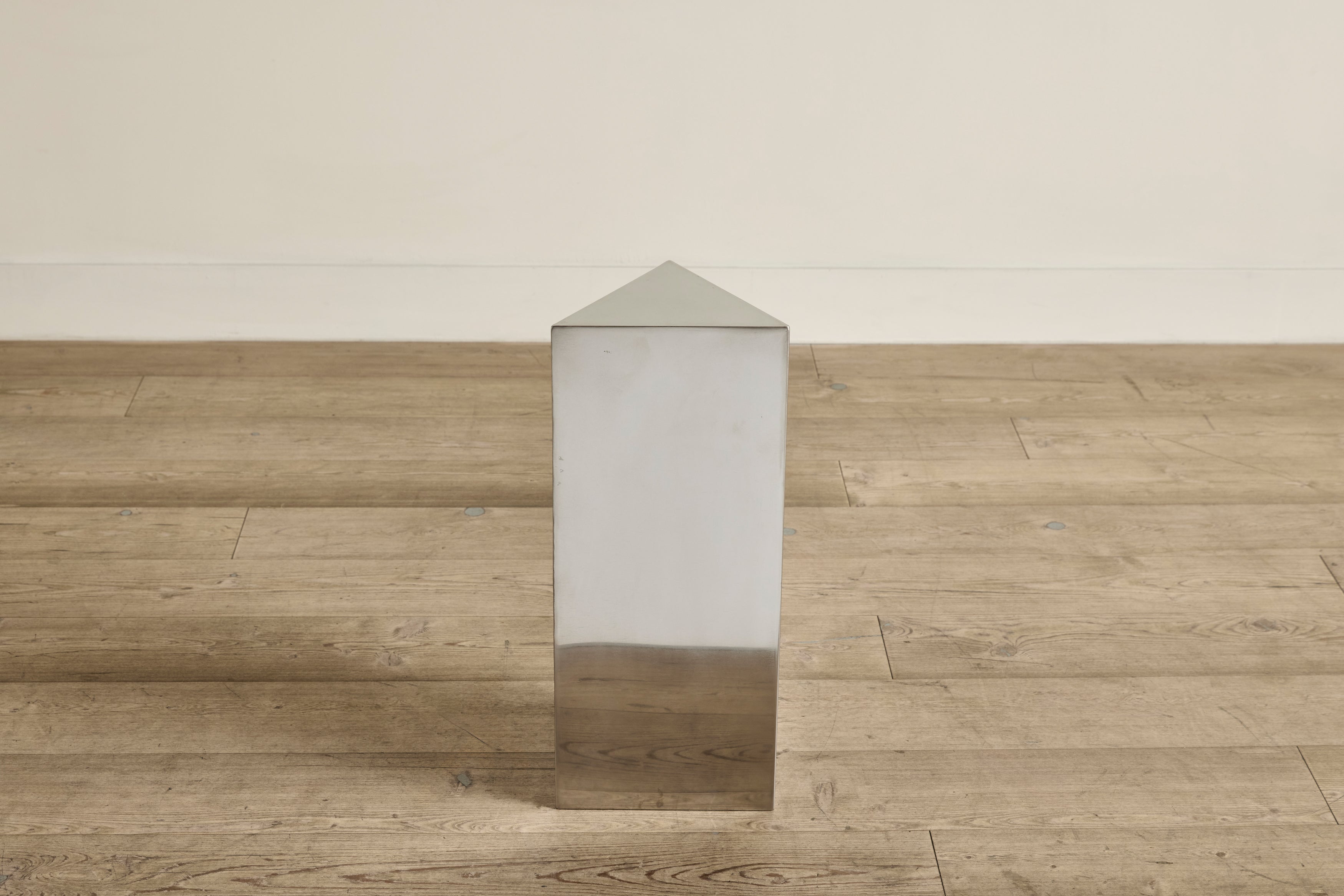 Silver Triangle Stand