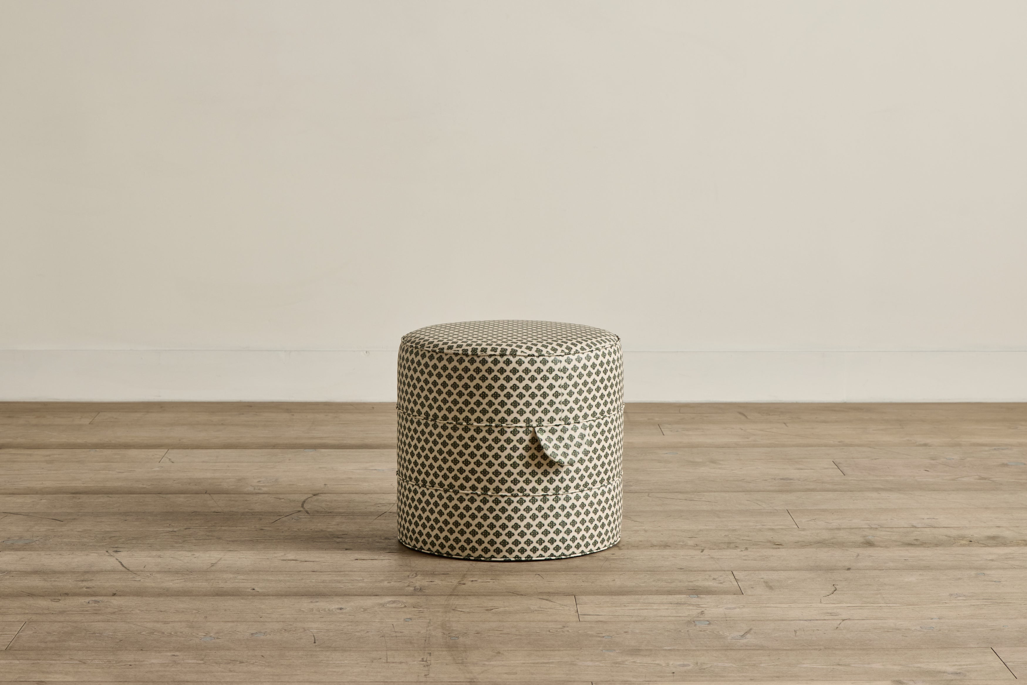 Round Hassock, 17"