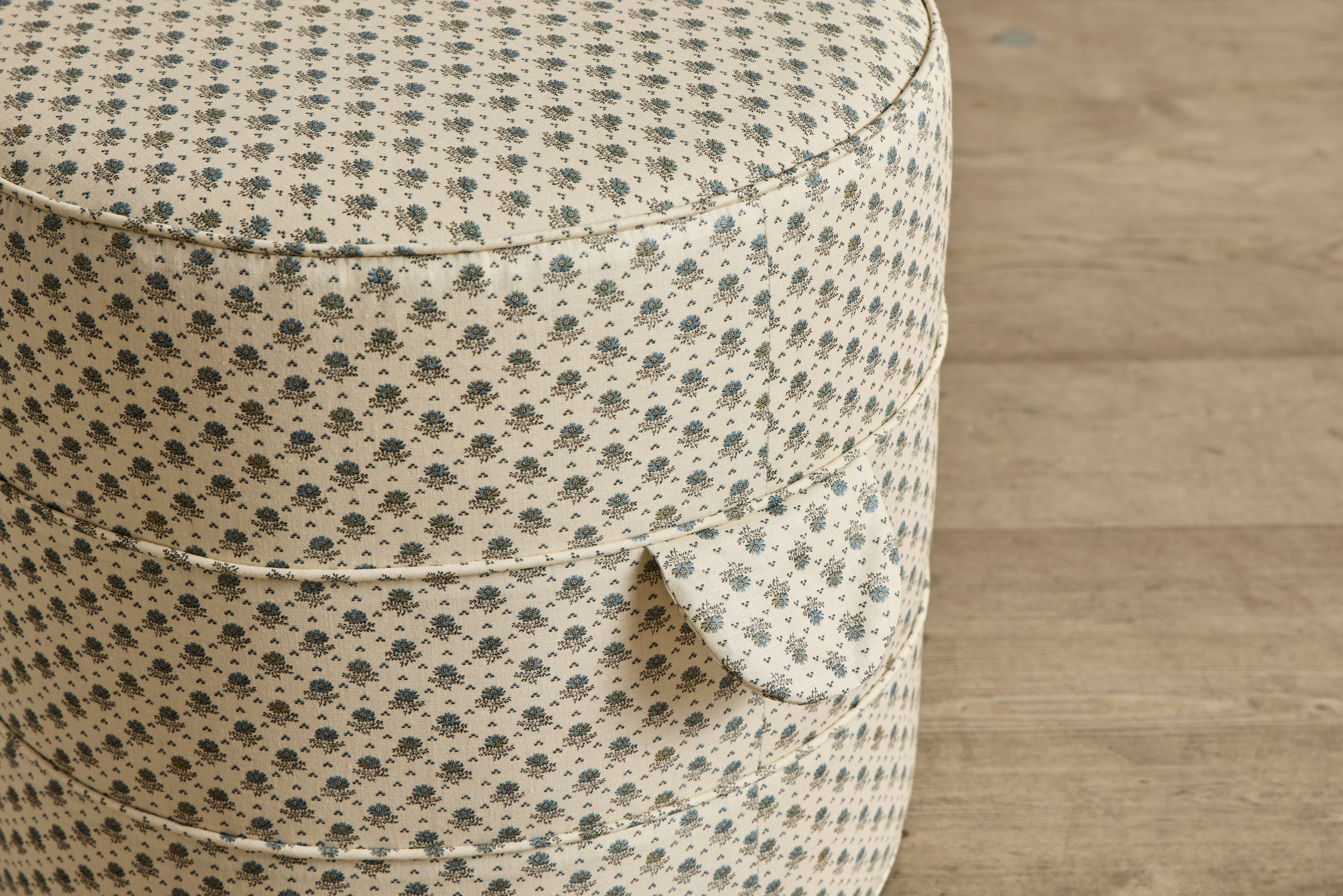 Round Hassock, 17"