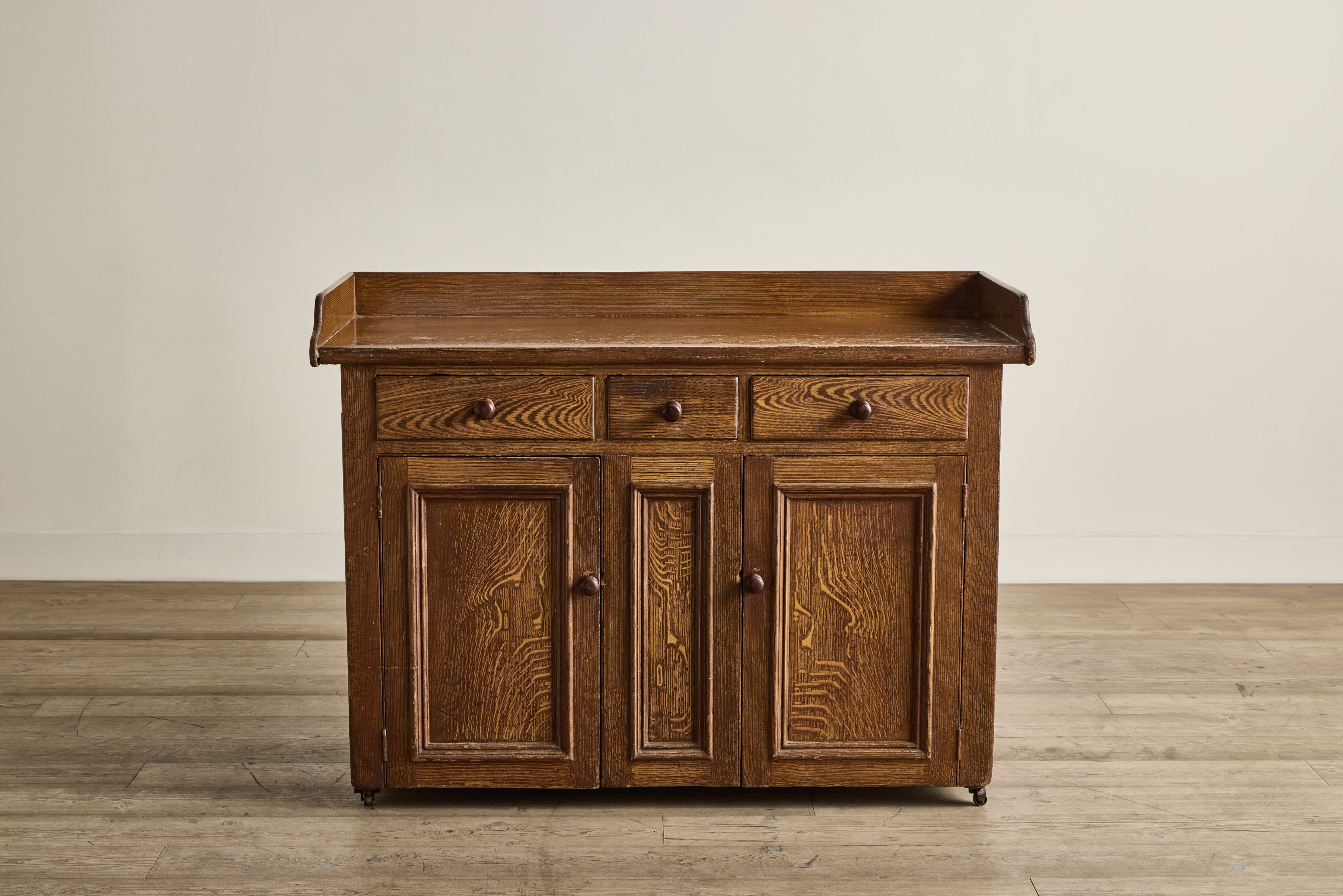 Grain Painted Server