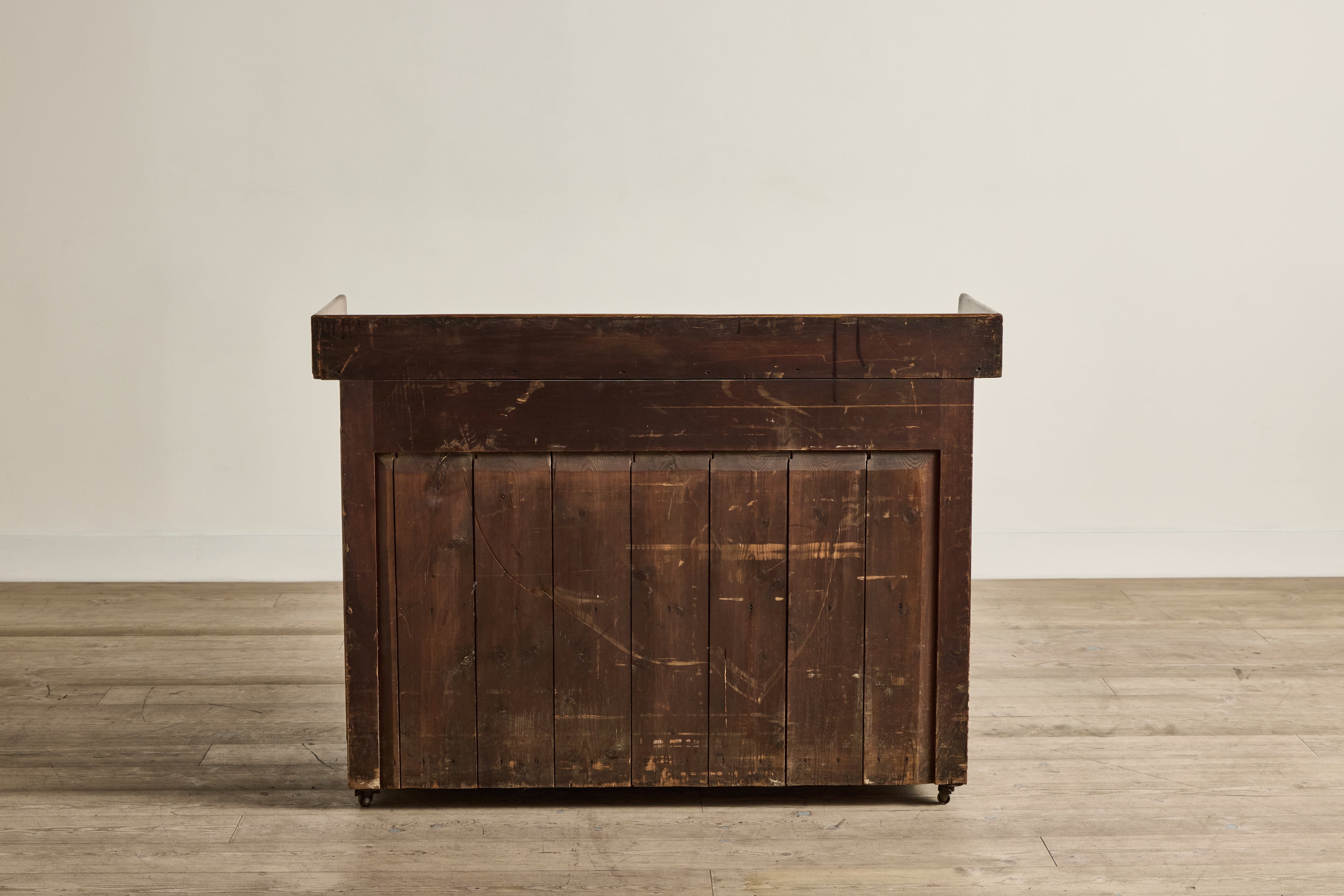 Grain Painted Server