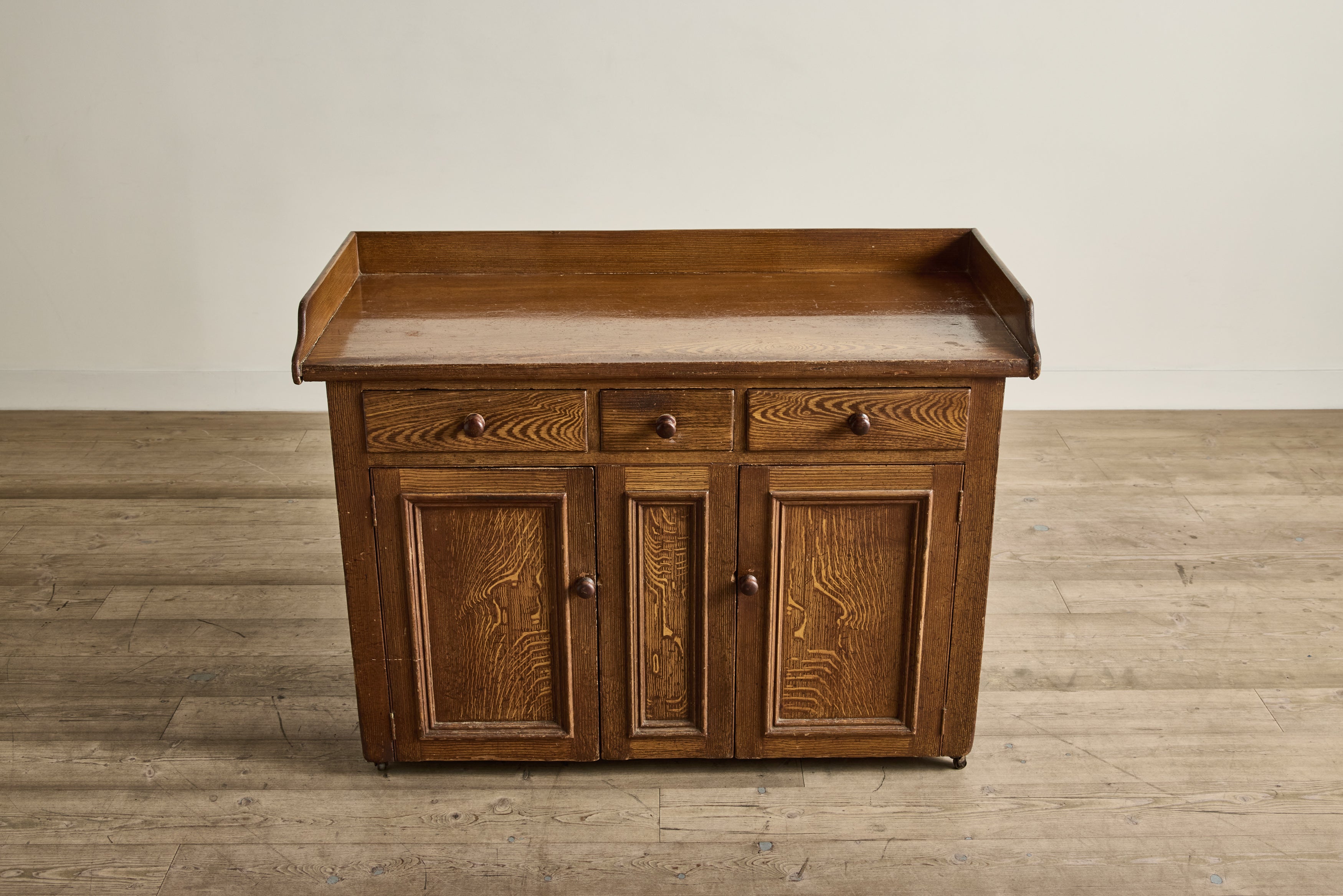 Grain Painted Server
