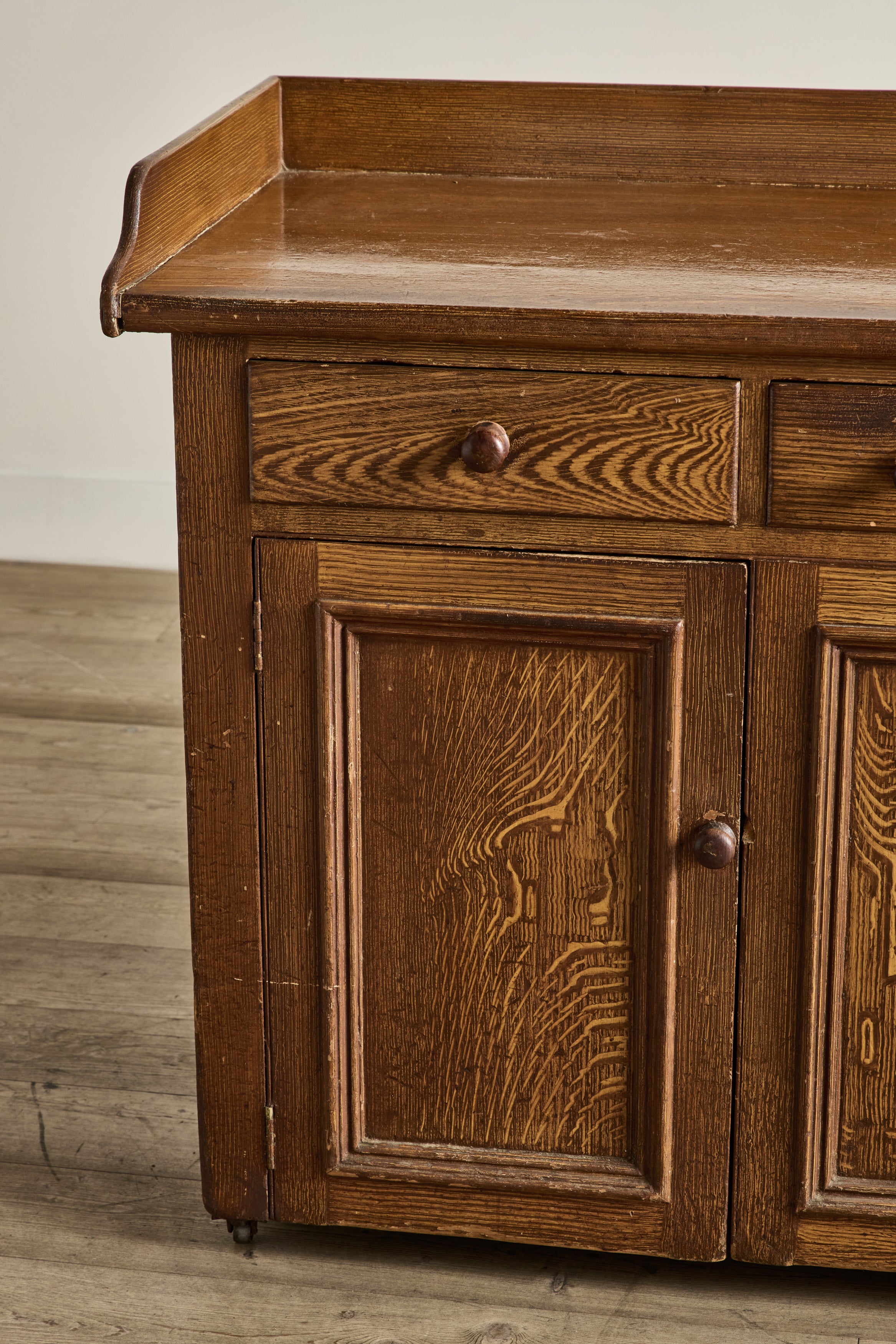 Grain Painted Server
