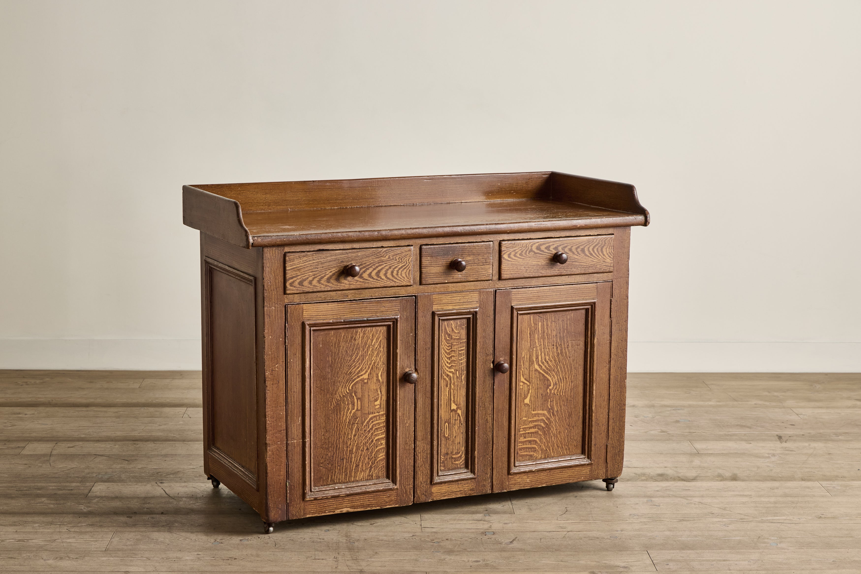 Grain Painted Server