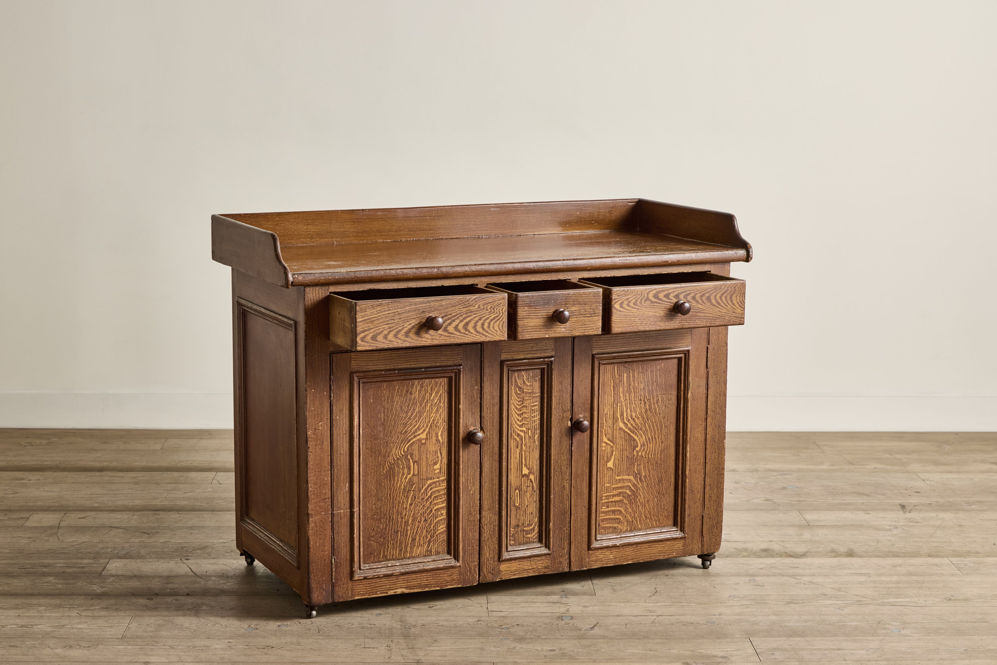 Grain Painted Server
