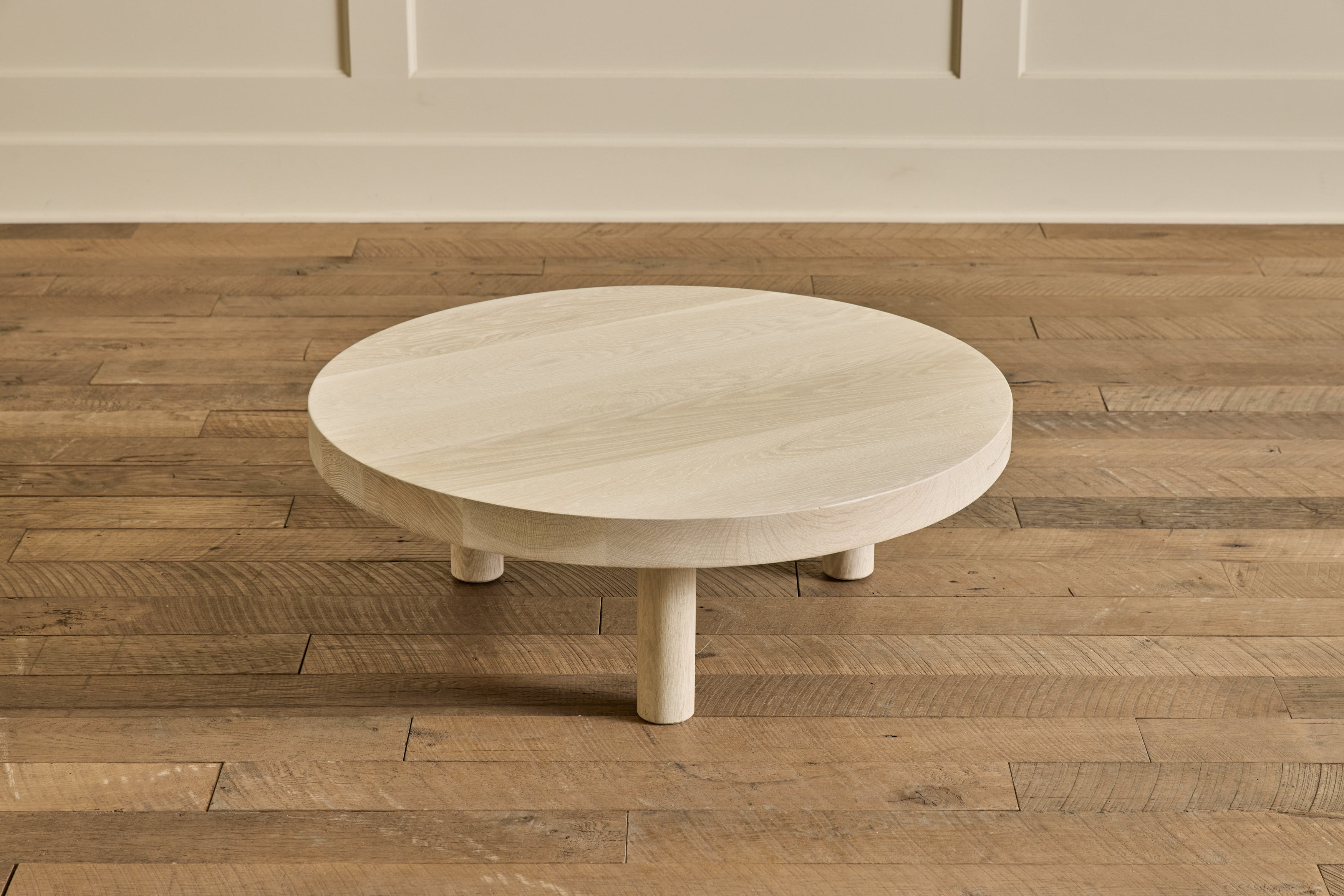 Round Coffee Table, 36"