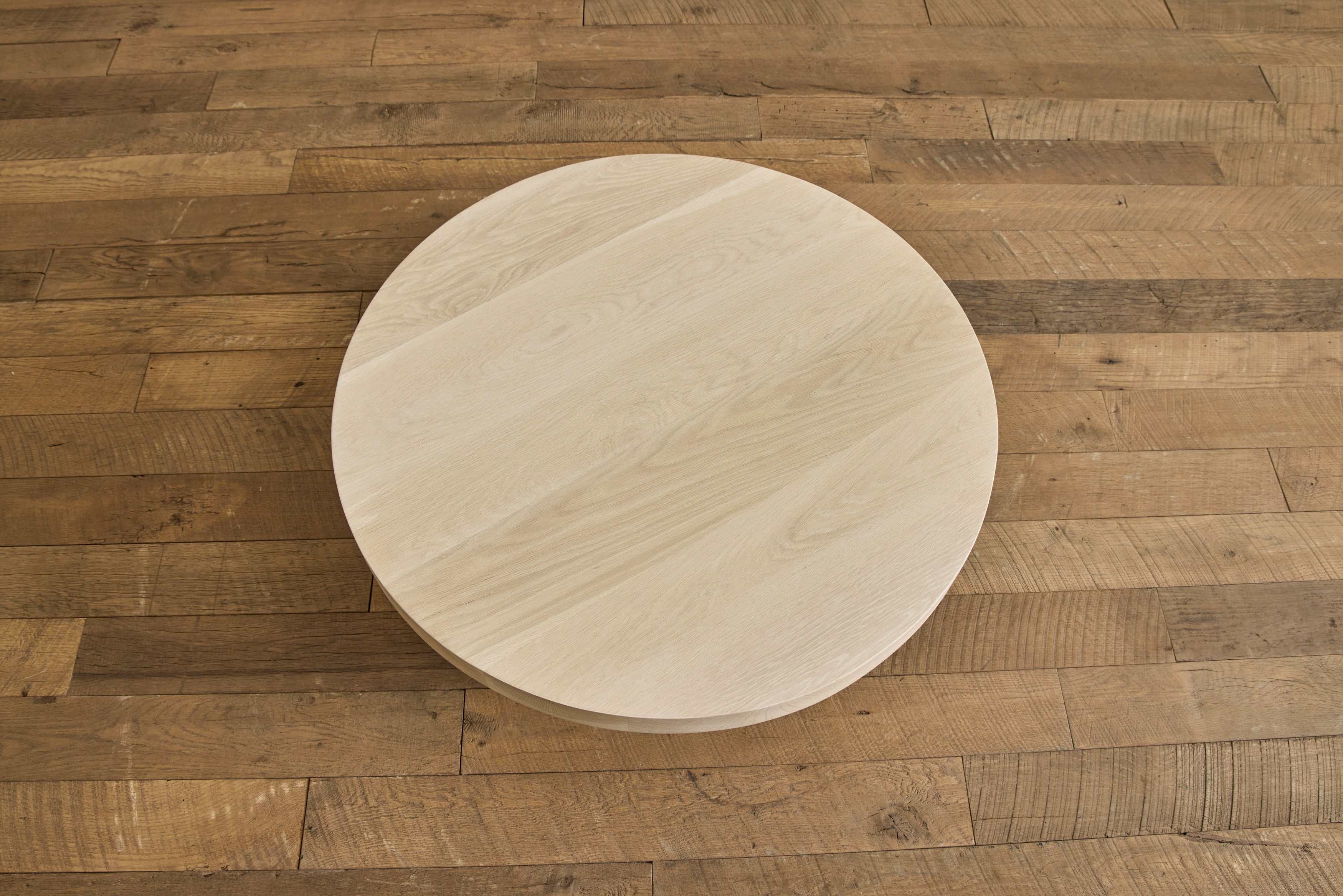 Round Coffee Table, 36"