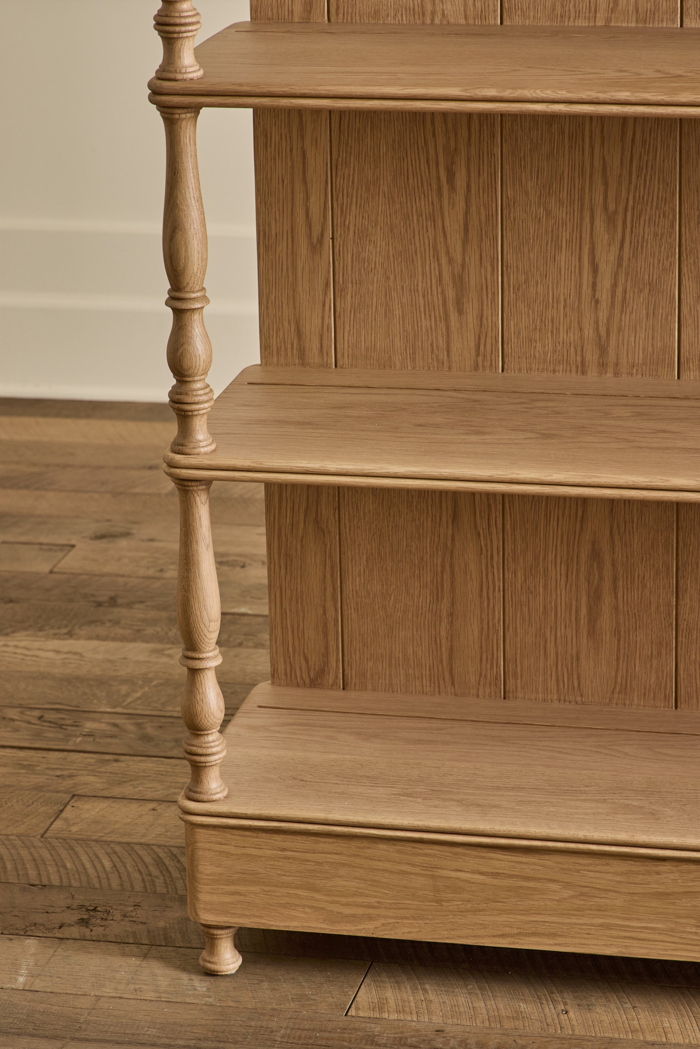 Shown in Natural Oak