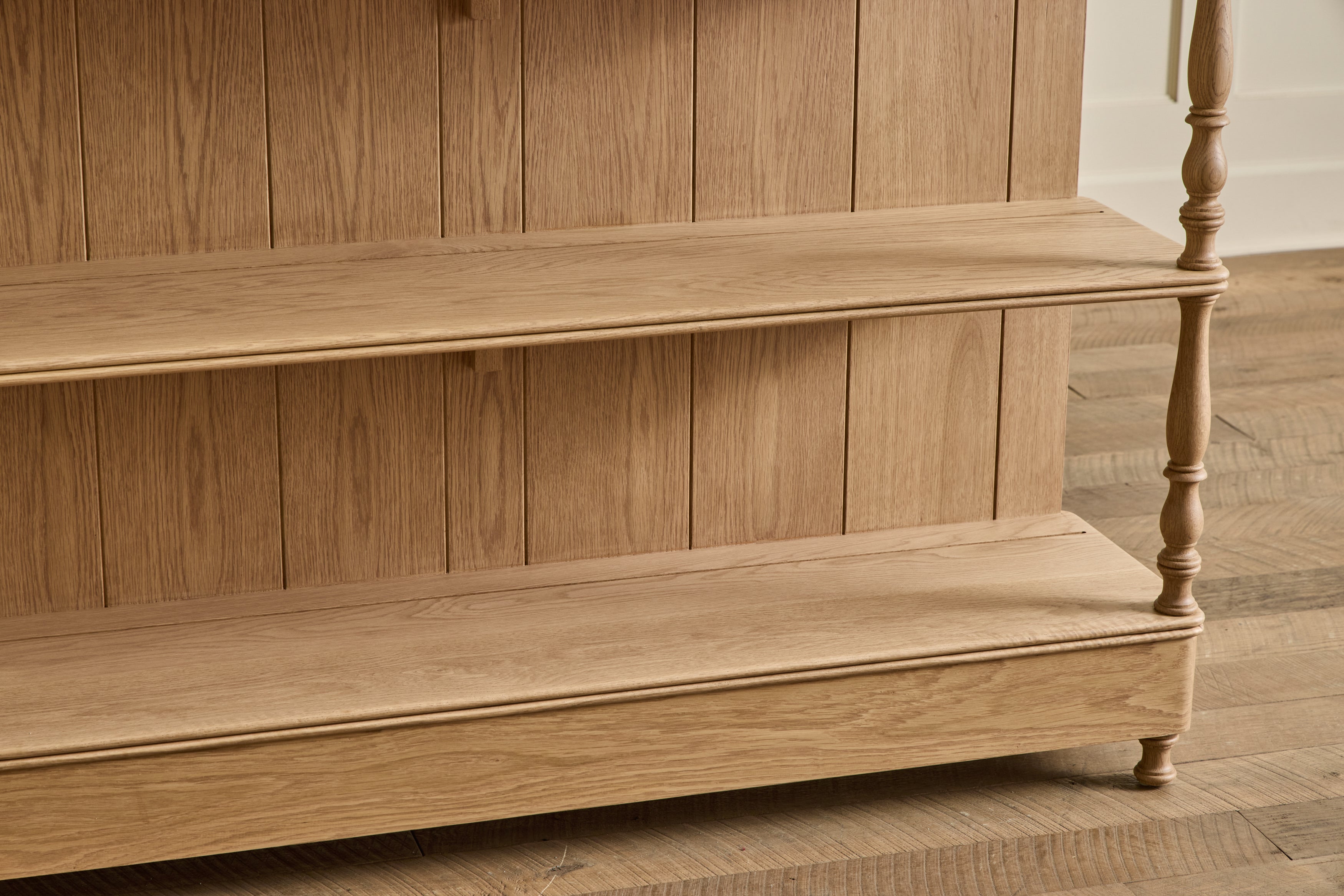 Shown in Natural Oak
