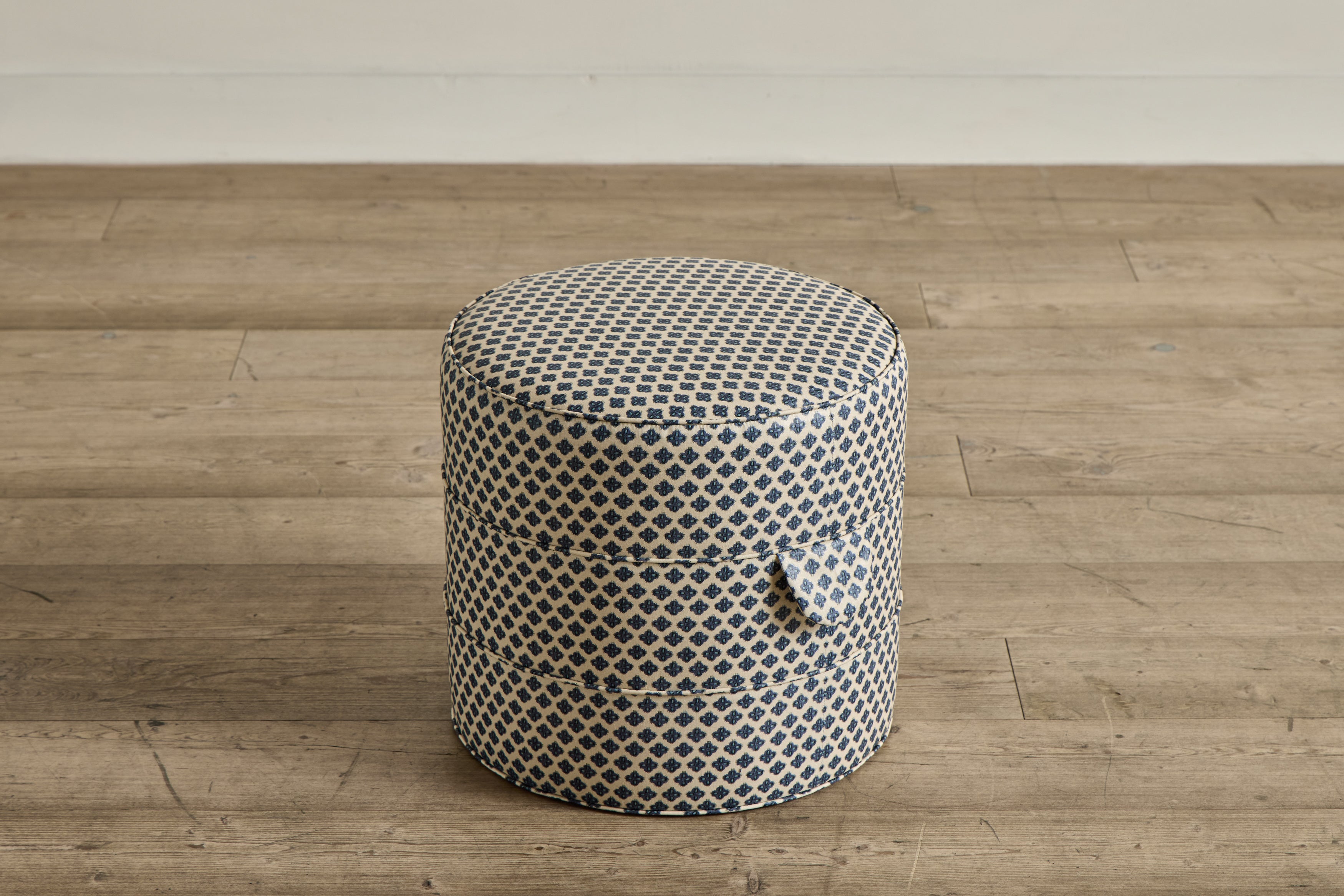 Round Hassock, 17"