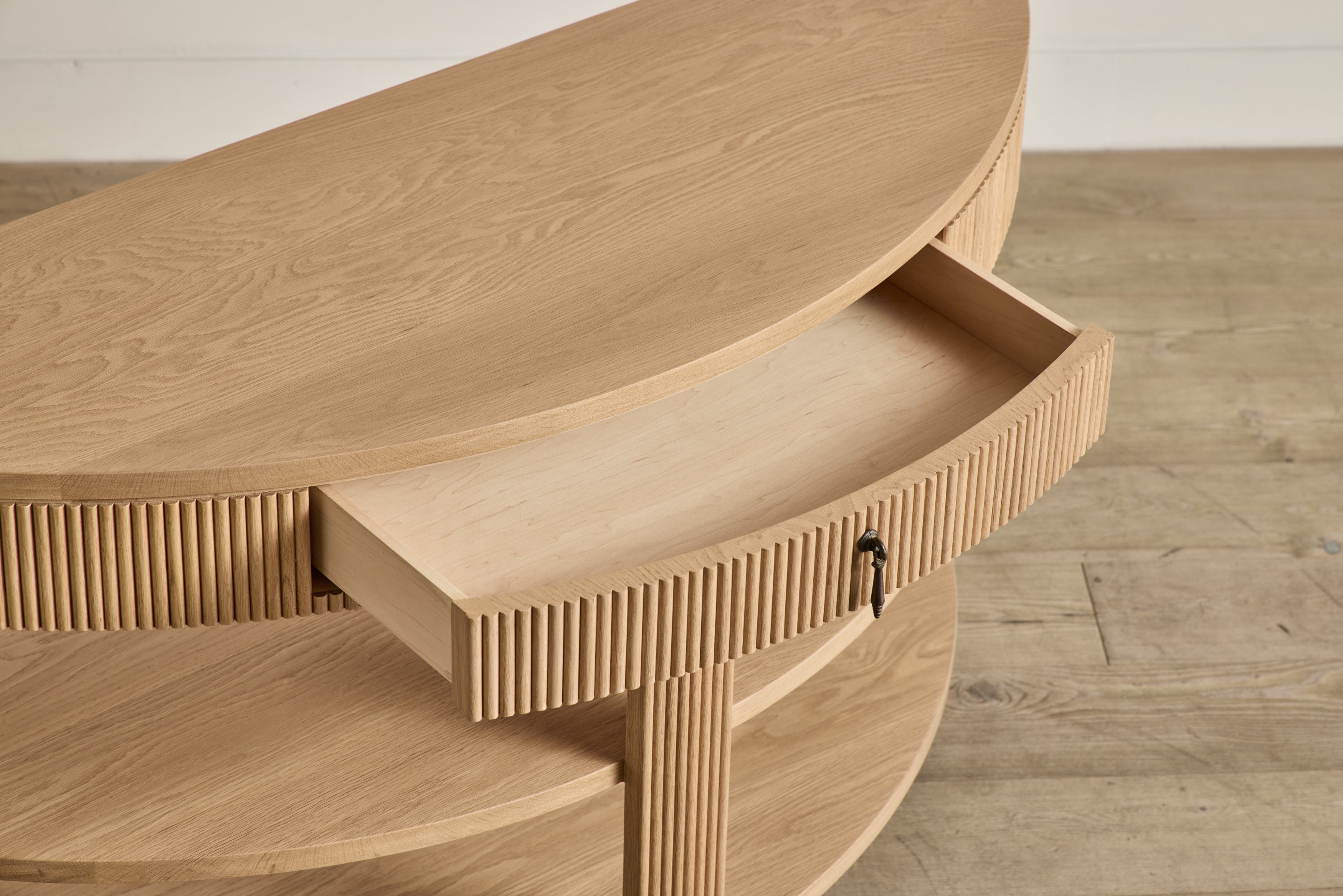Demilune Console