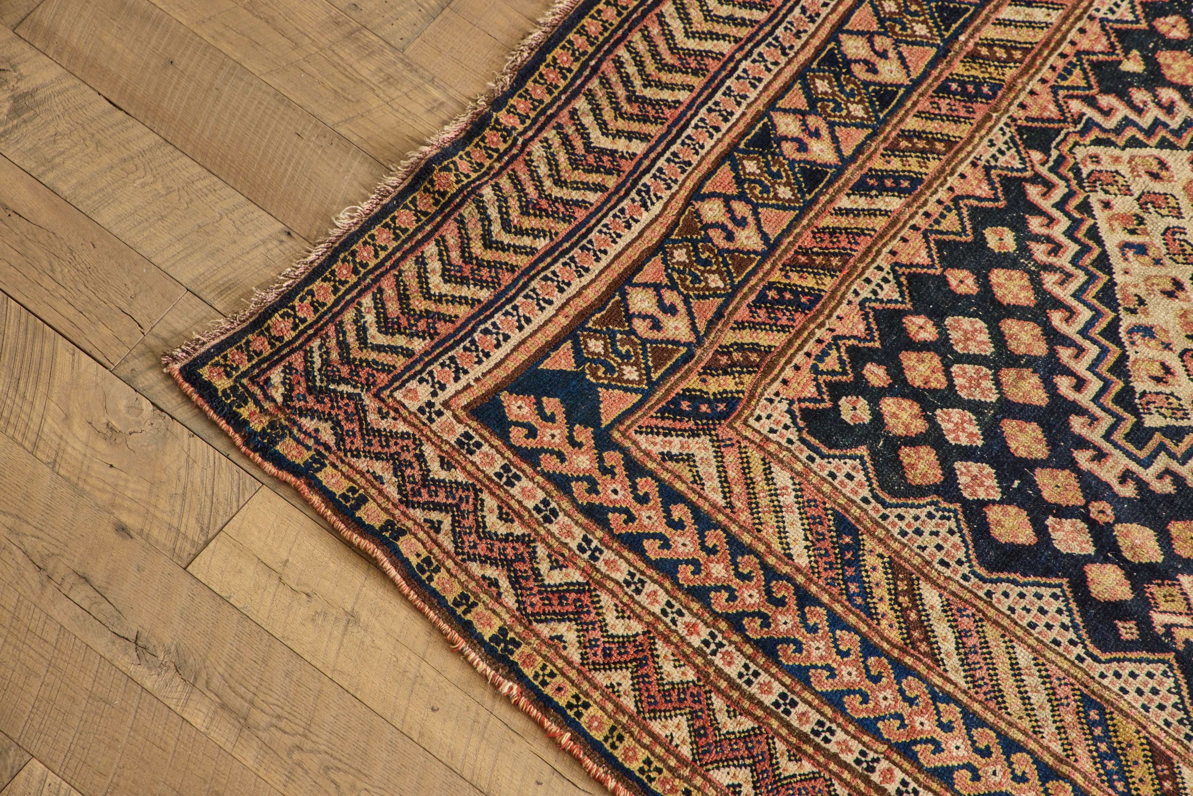 Persian Shiraz Rug 6'2 x 9 '10