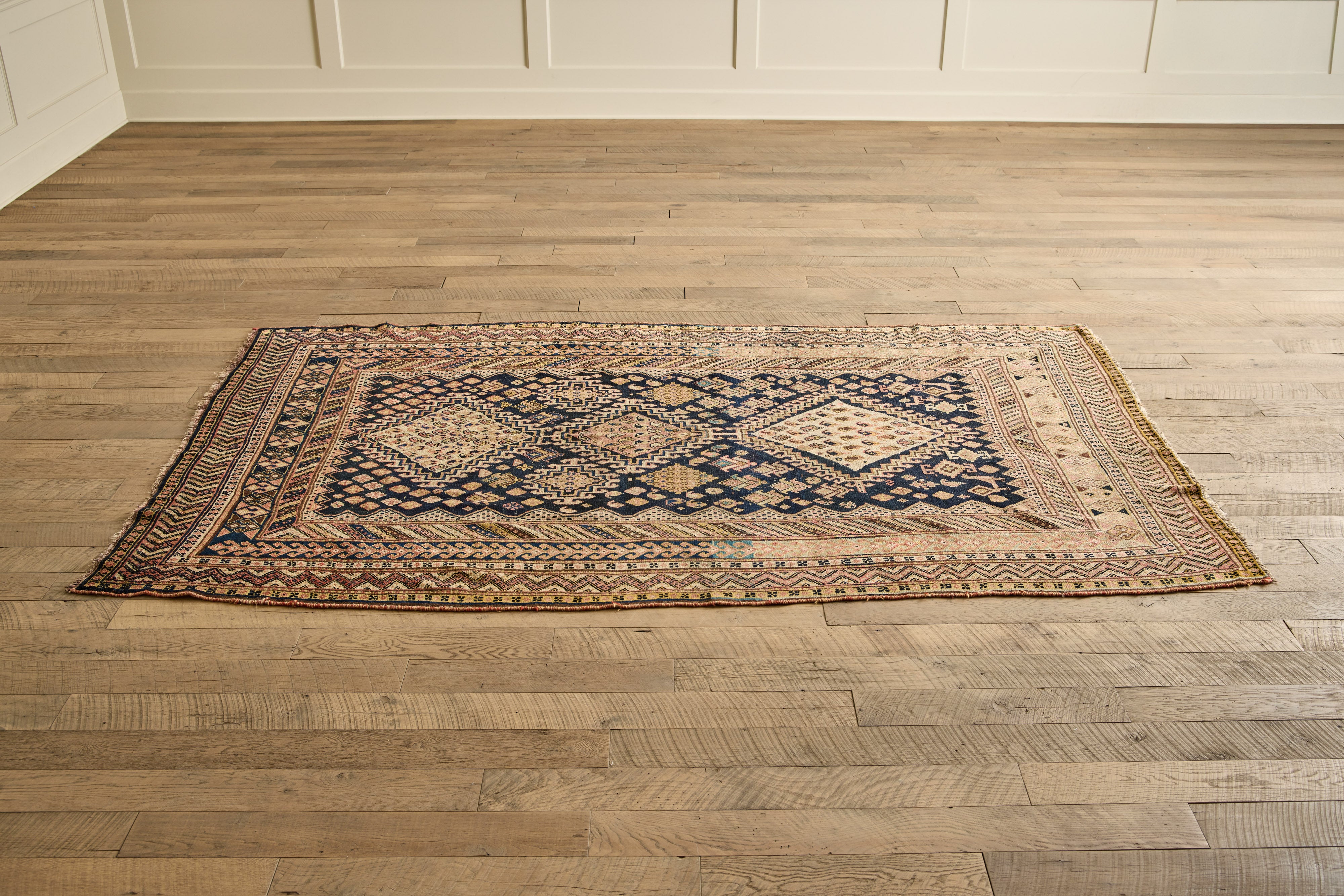 Persian Shiraz Rug 6'2 x 9 '10