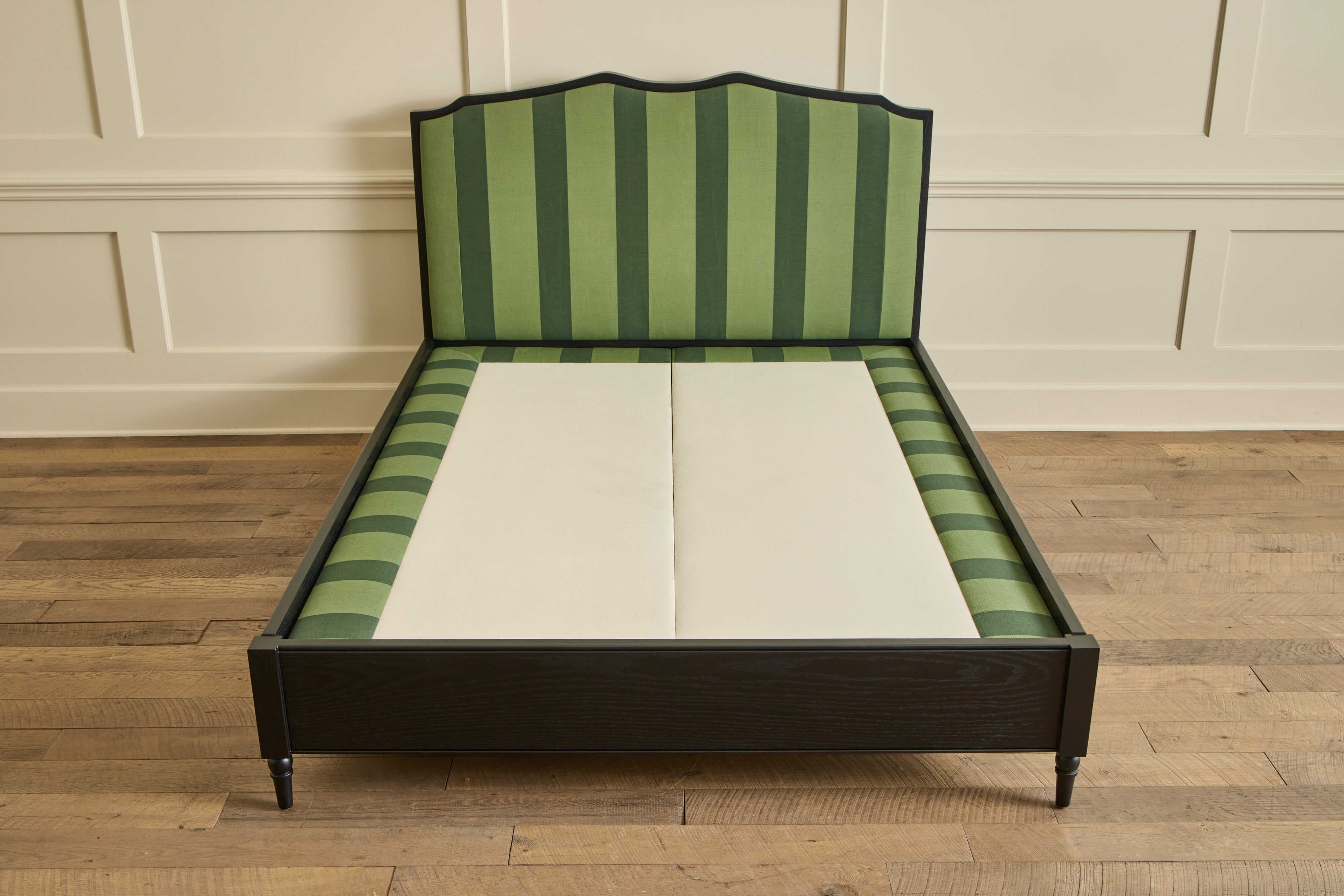 Curved Bed, Queen