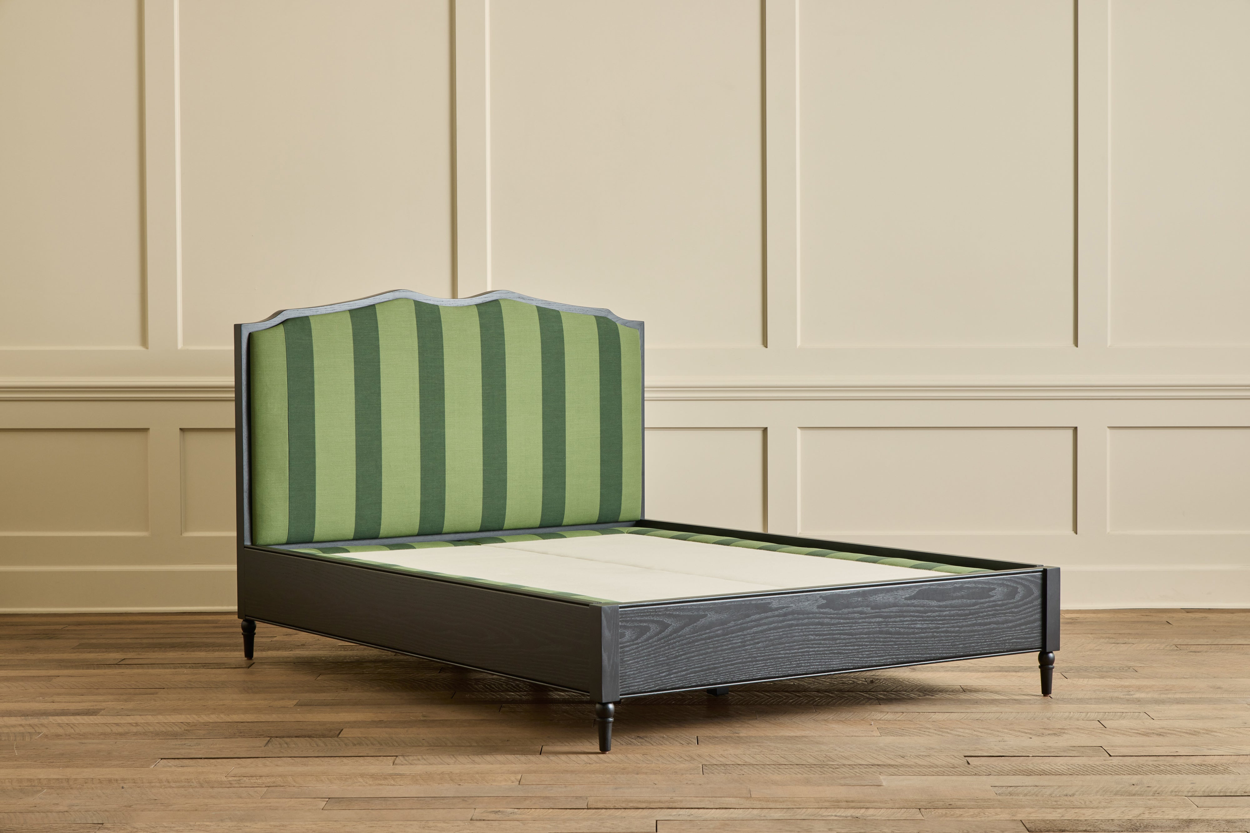 Curved Bed, Queen