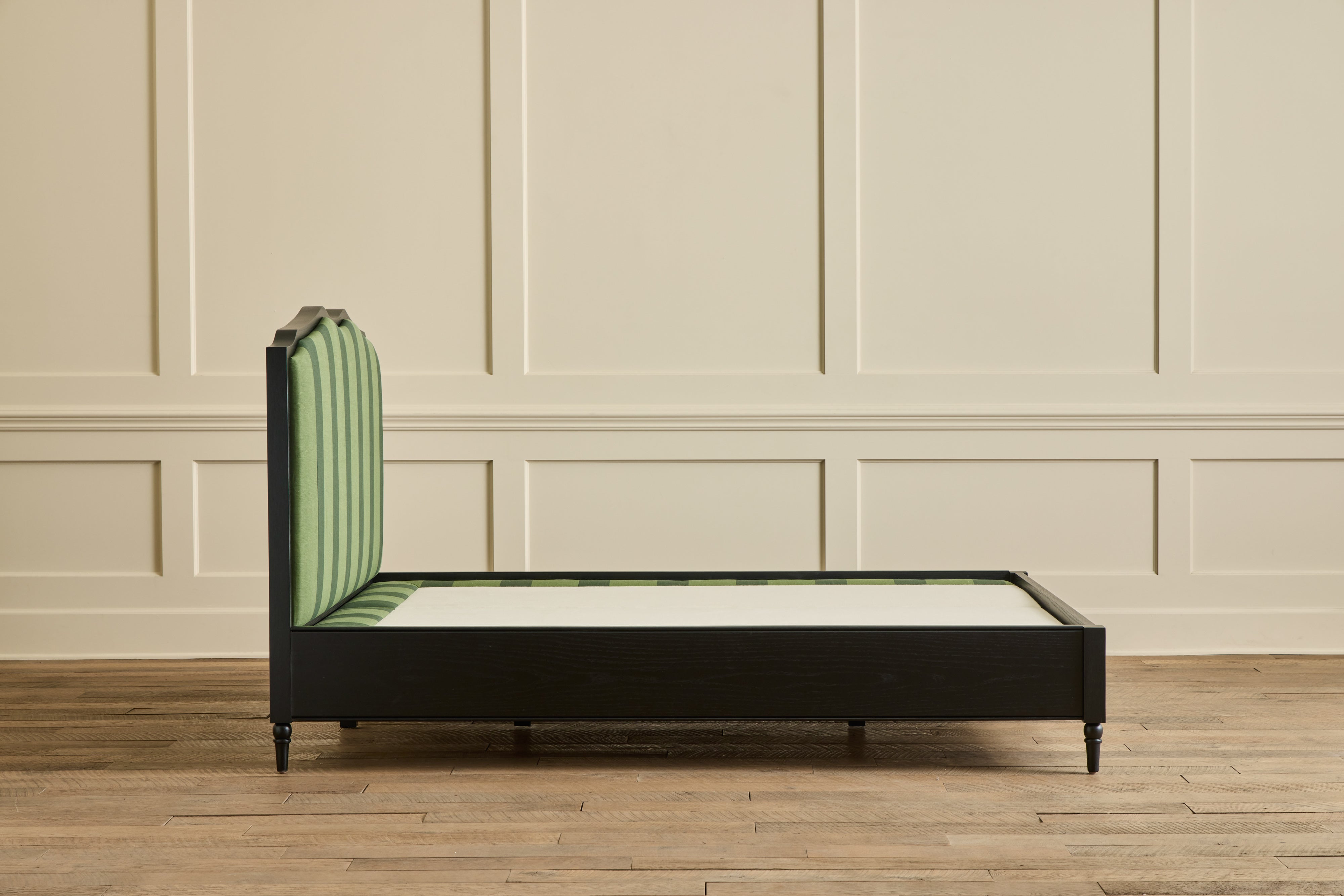 Curved Bed, Queen