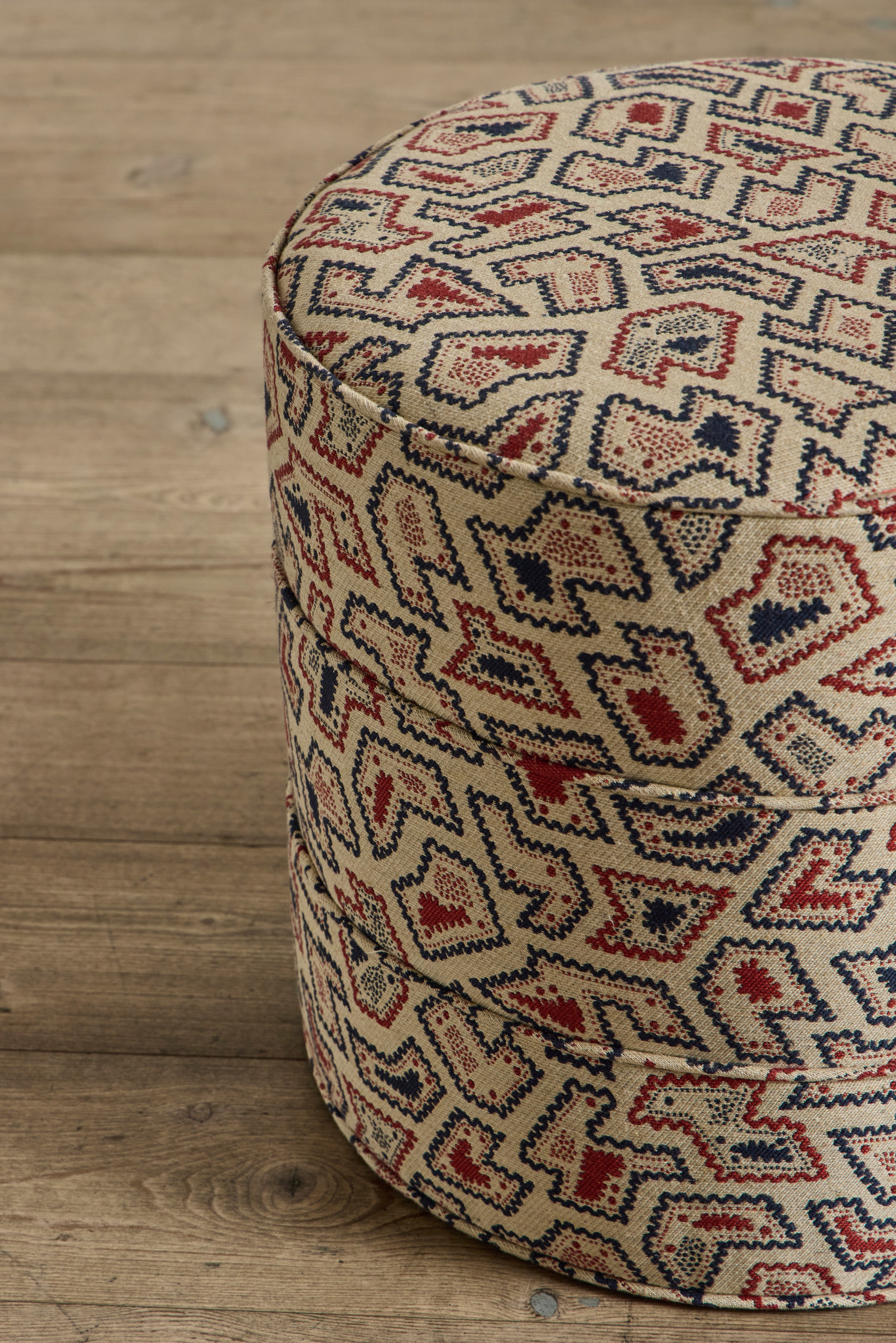 Round Hassock, 17"