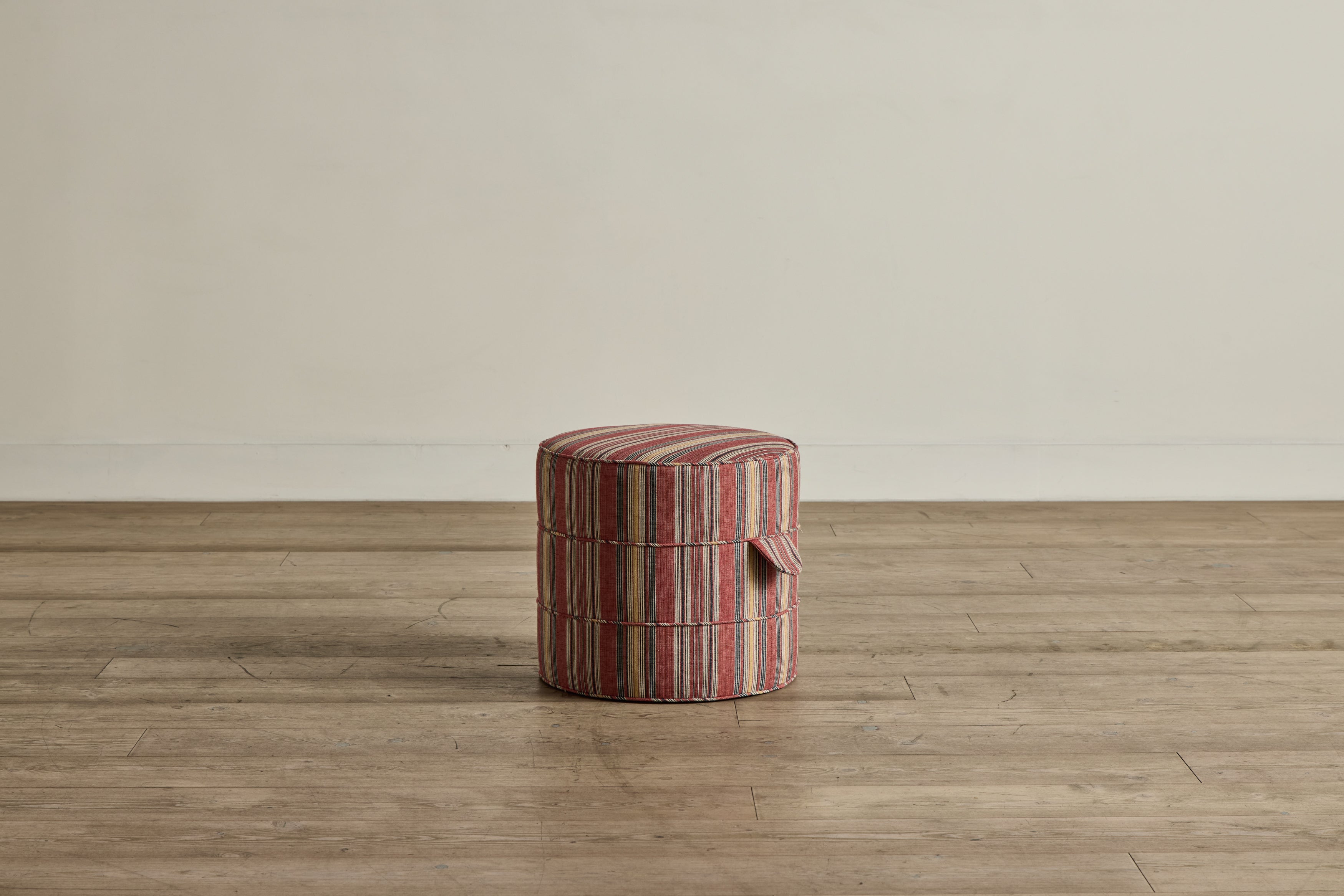 Round Hassock, 17"