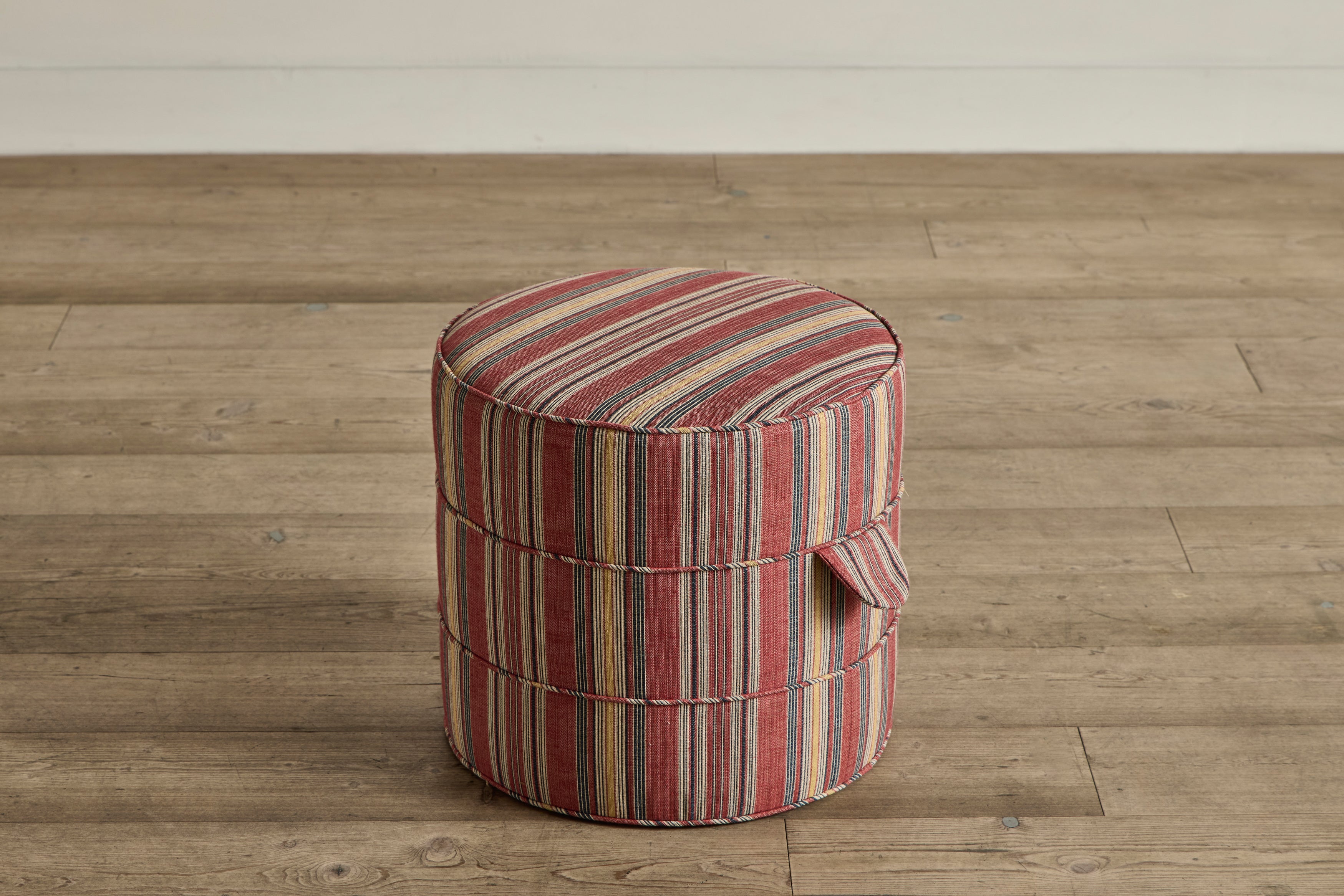 Round Hassock, 17"