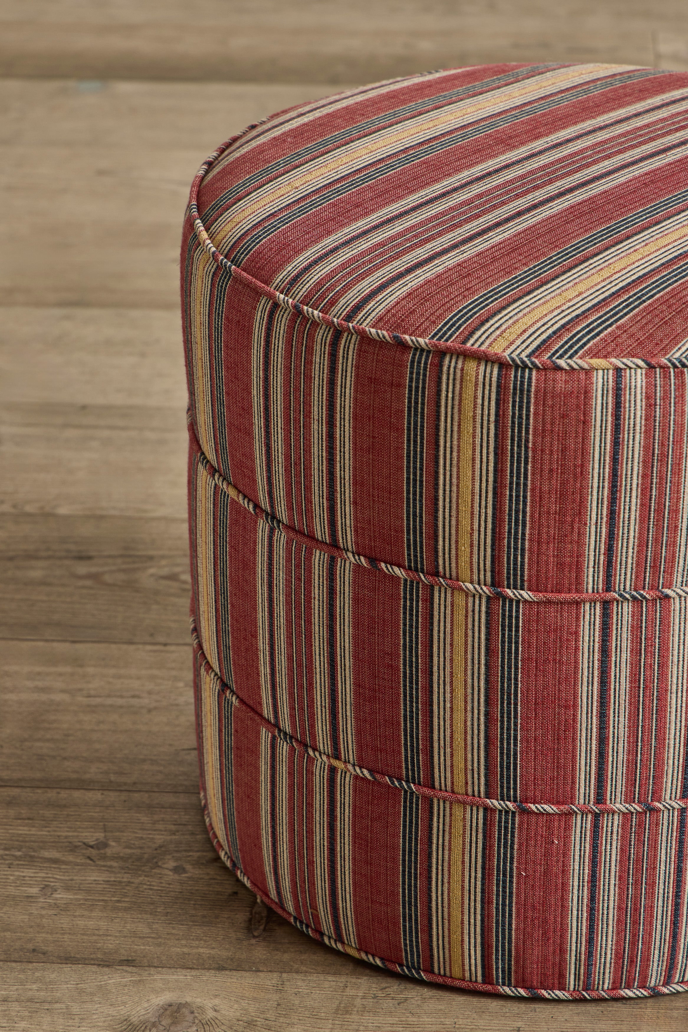 Round Hassock, 17"