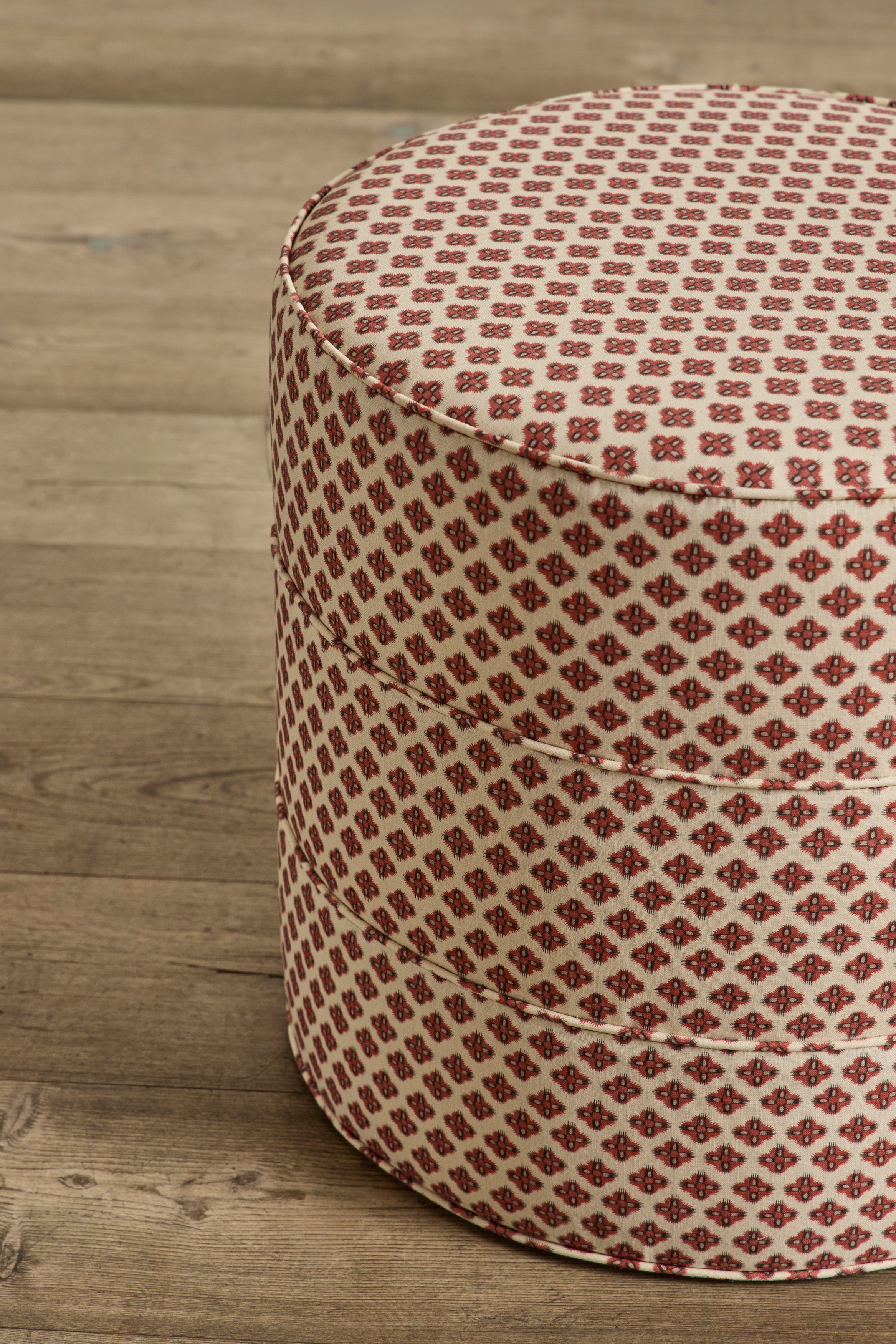 Round Hassock, 17"