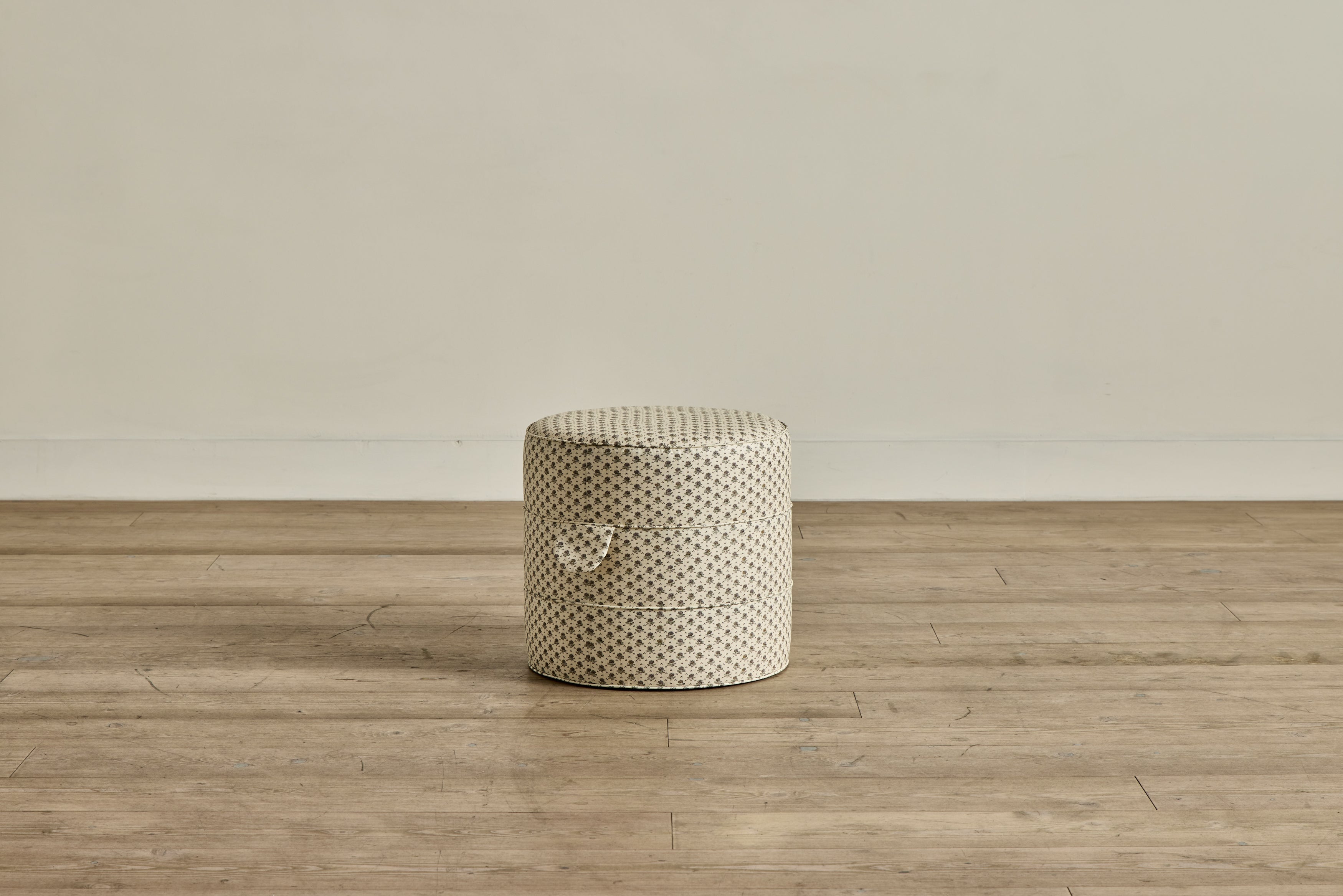 Round Hassock, 17"