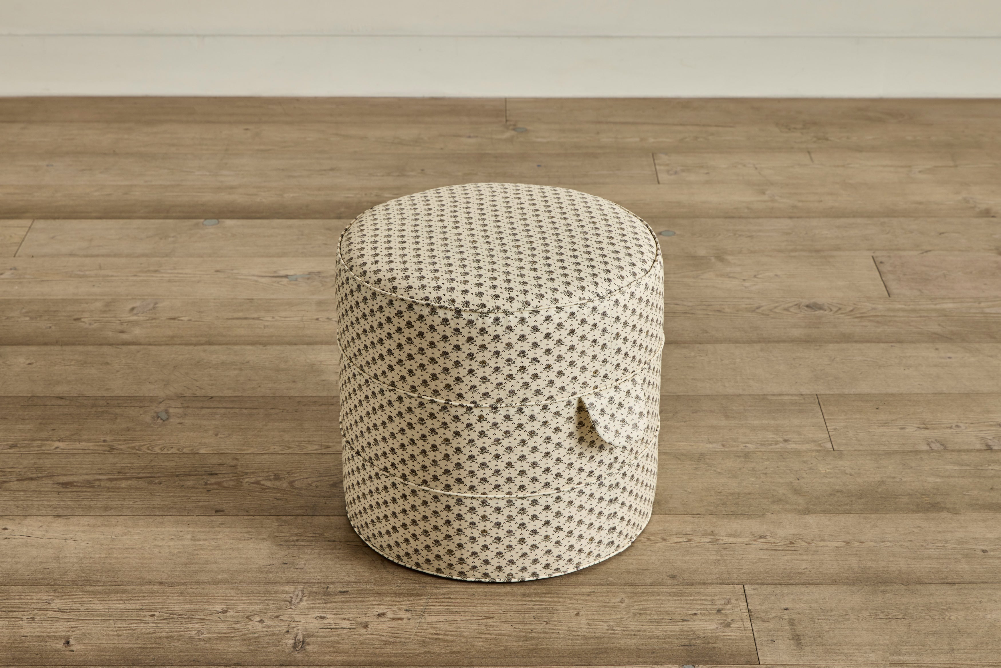 Round Hassock, 17"