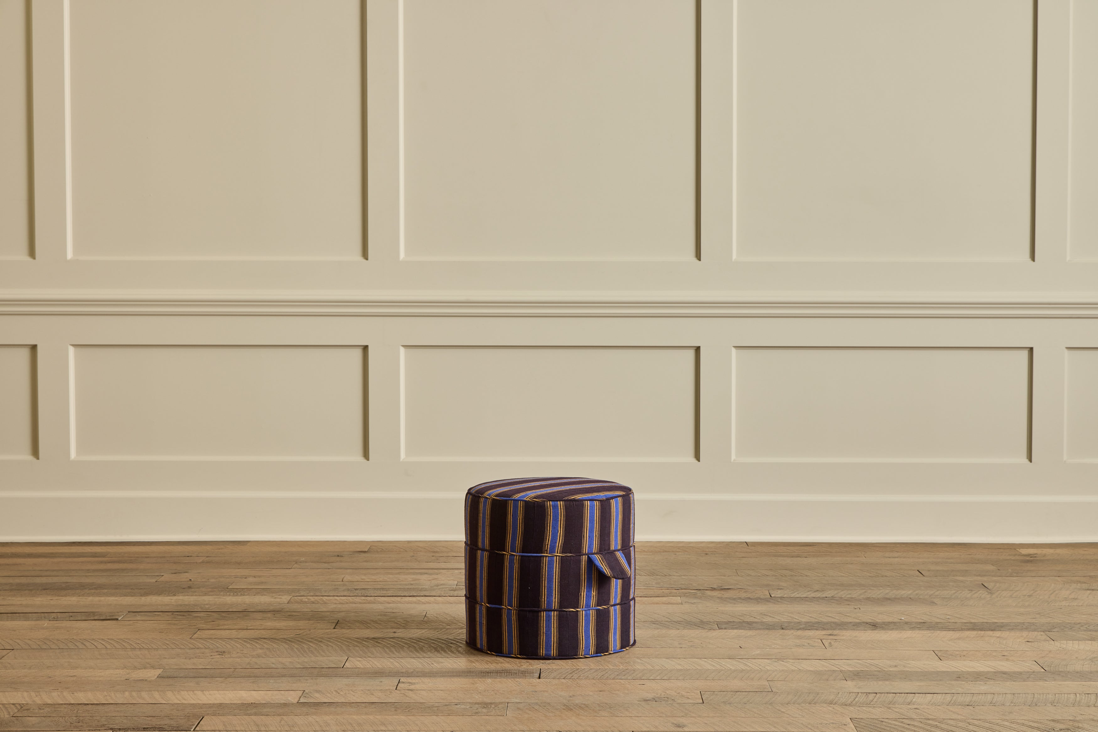 Round Hassock, 17"