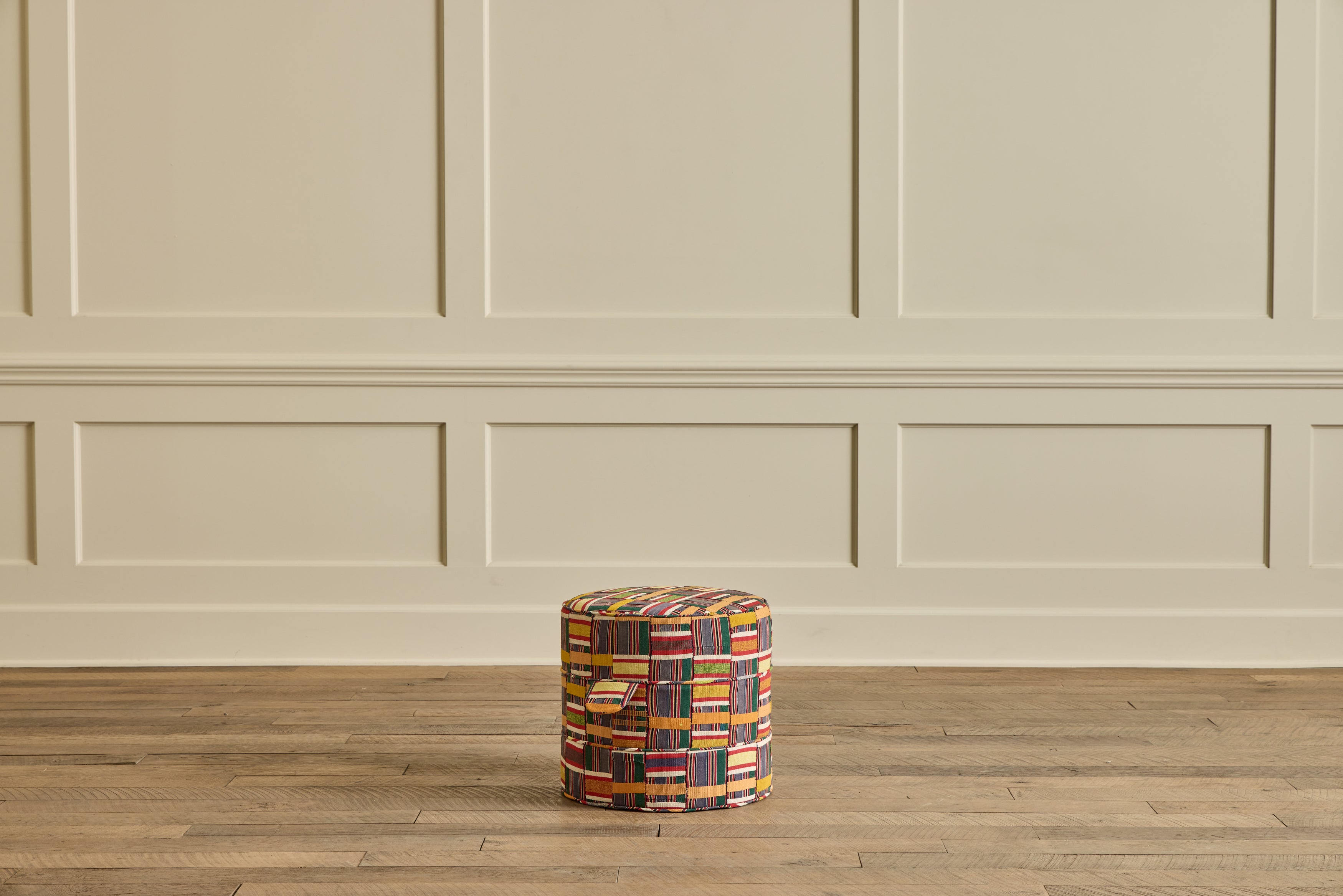 Round Hassock, 17"