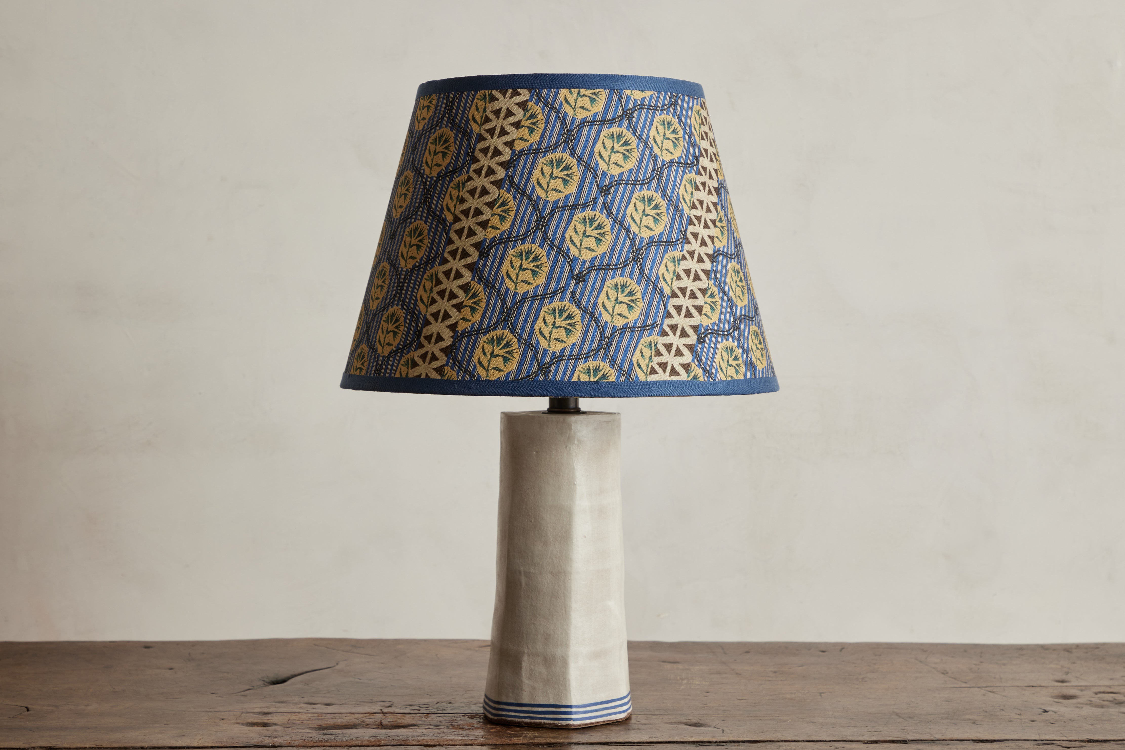 Palo Lamp