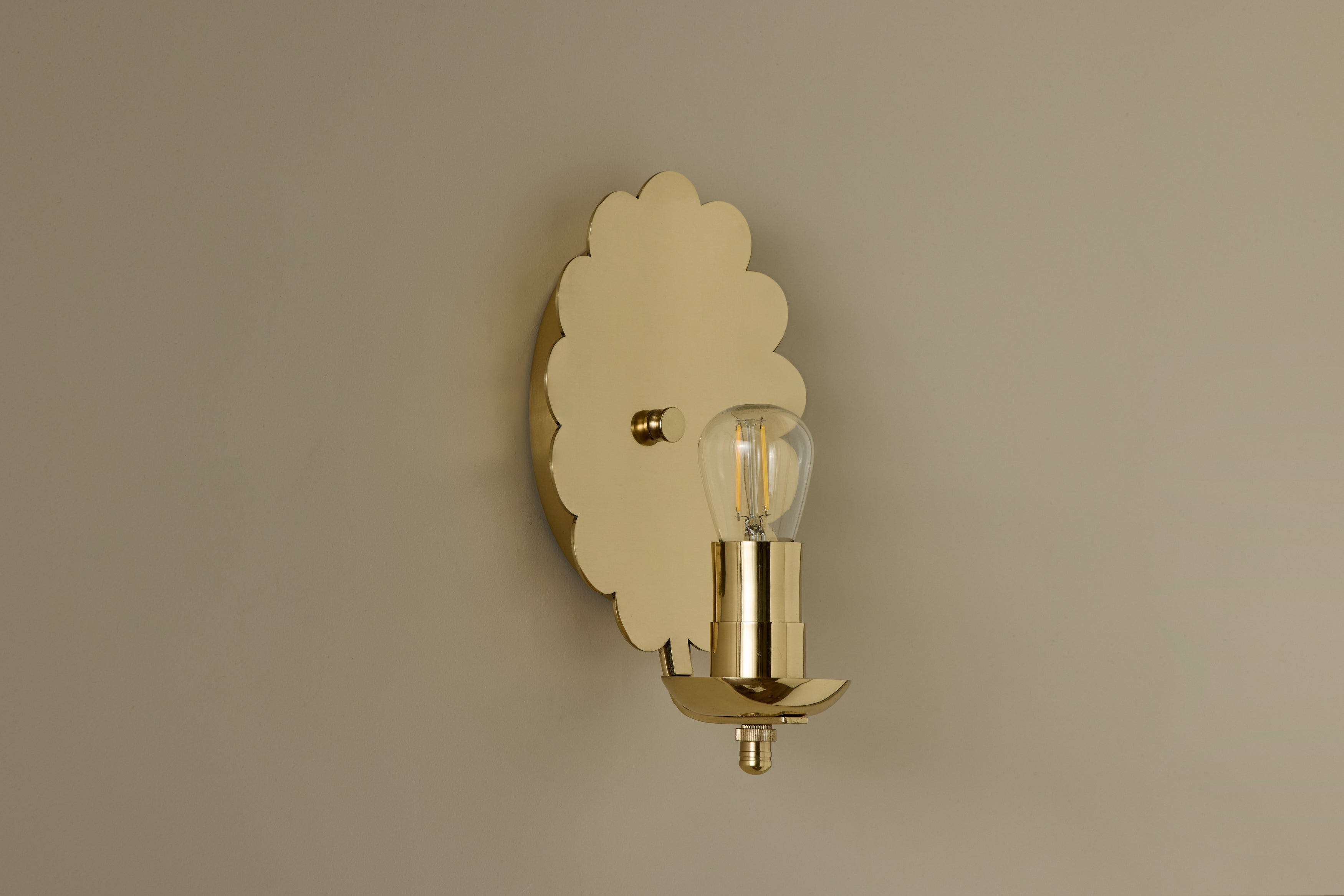 Scallop Sconce