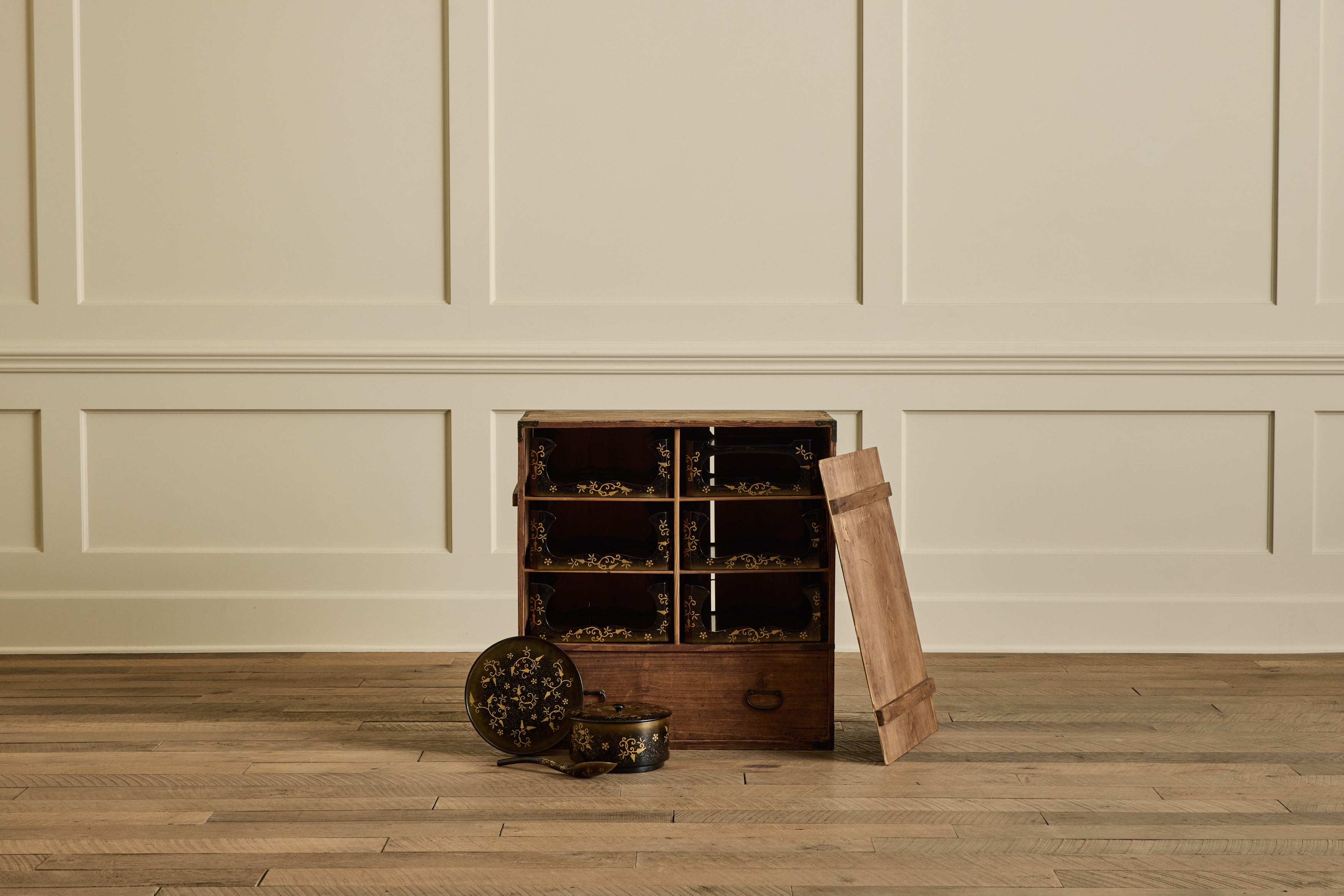 Japanese Lacquered Tray Box