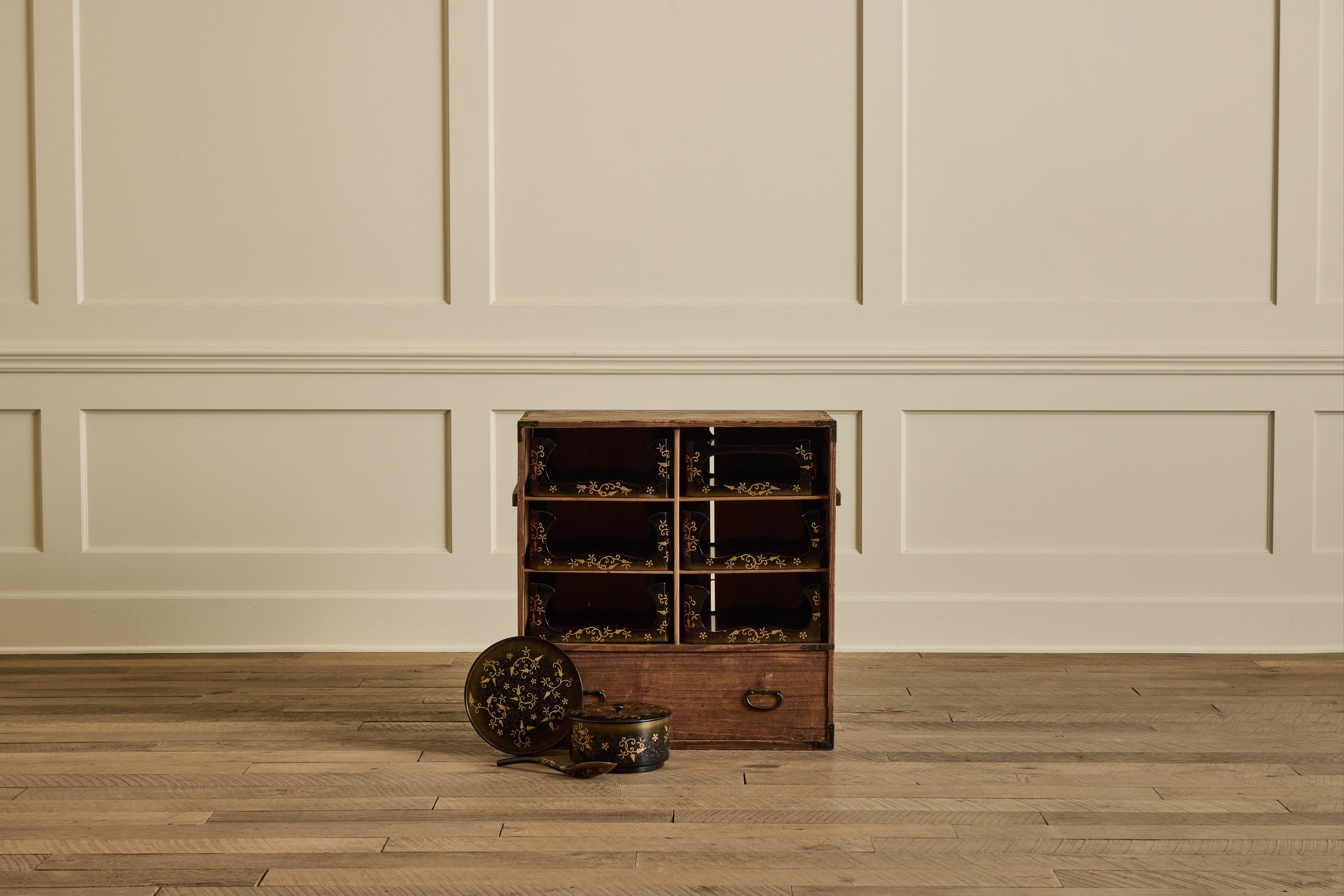 Japanese Lacquered Tray Box