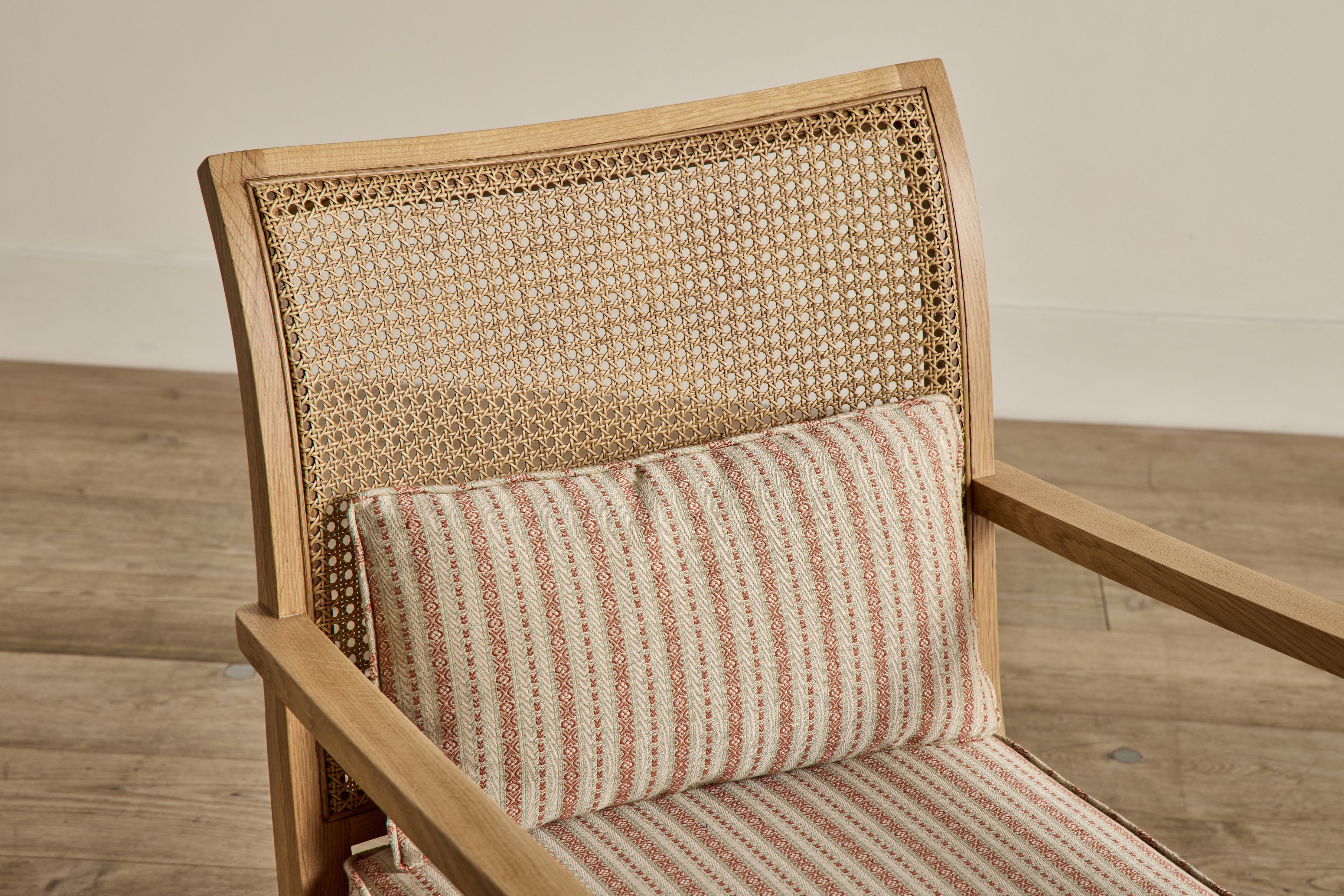 Shown in Customer’s Own Material (Susan Deliss Ticking Apricot/Olive) and Natural Oak