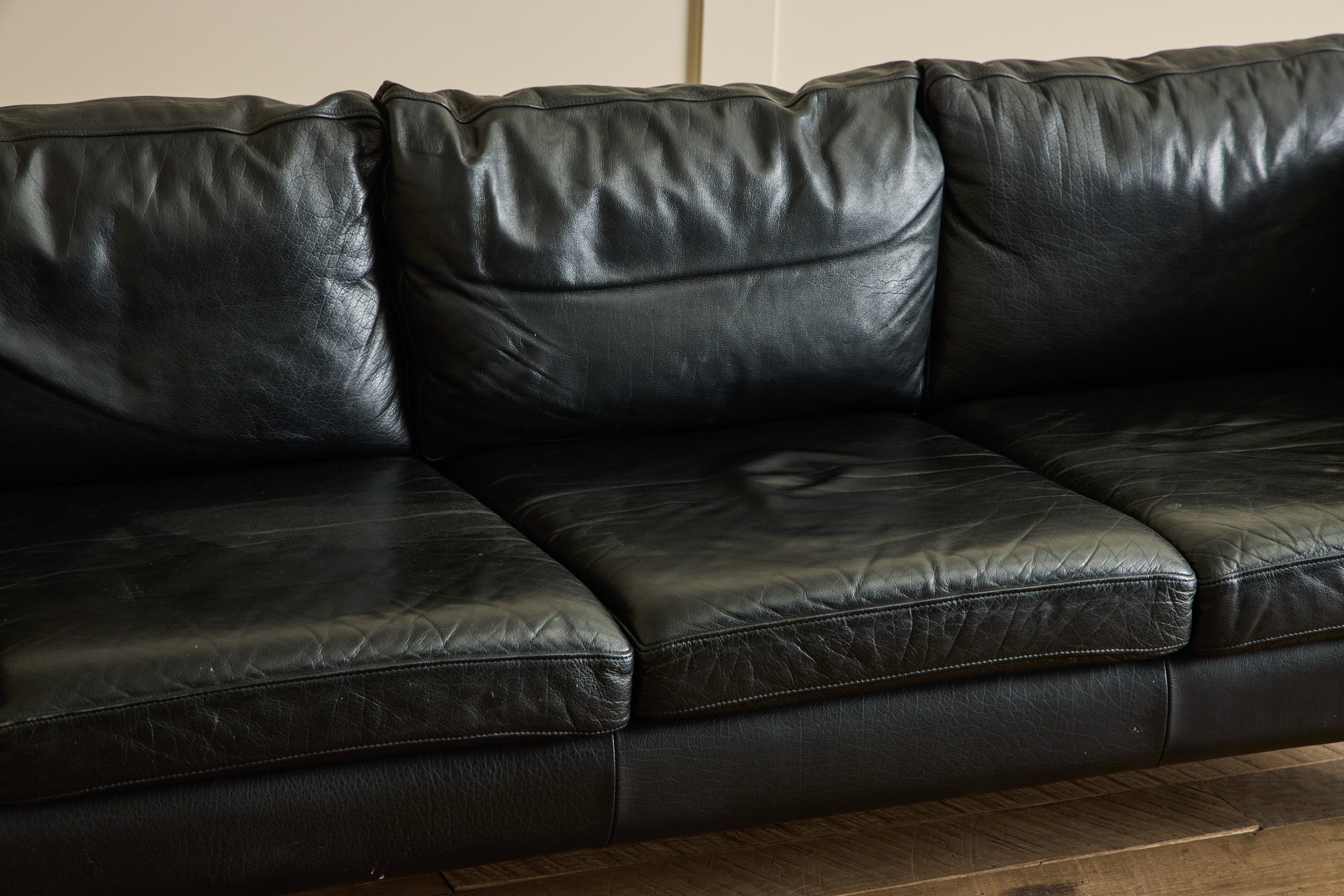 Stouby Black Leather Sofa
