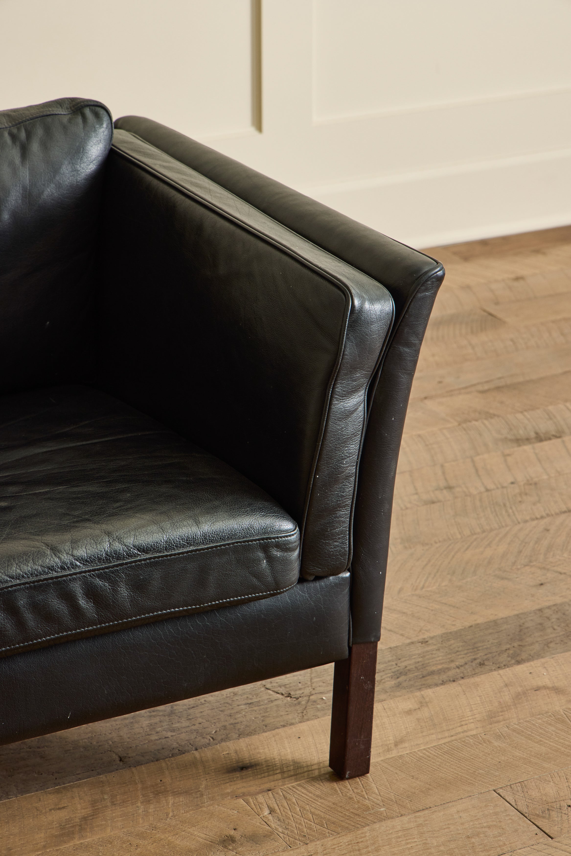 Stouby Black Leather Sofa