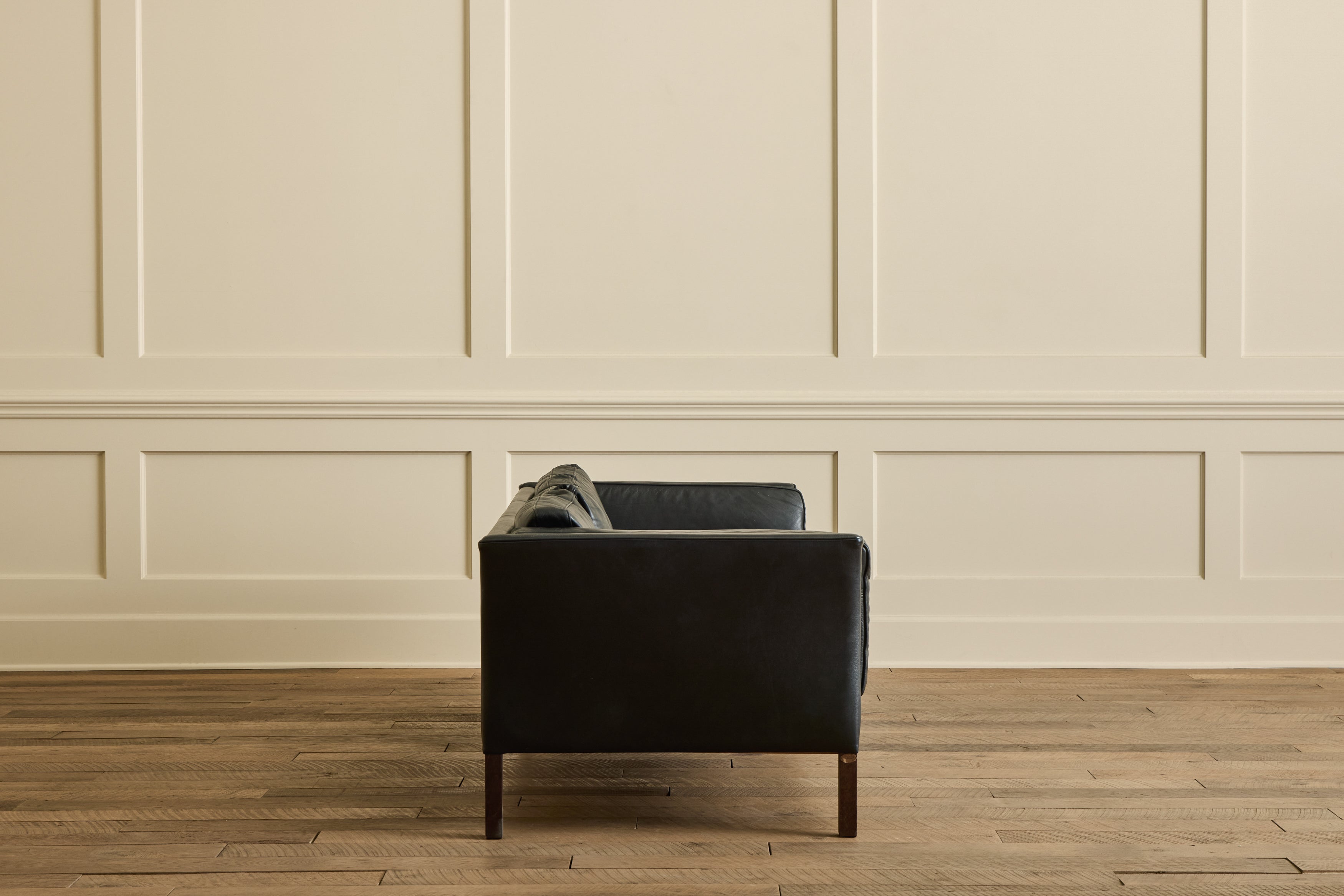 Stouby Black Leather Sofa
