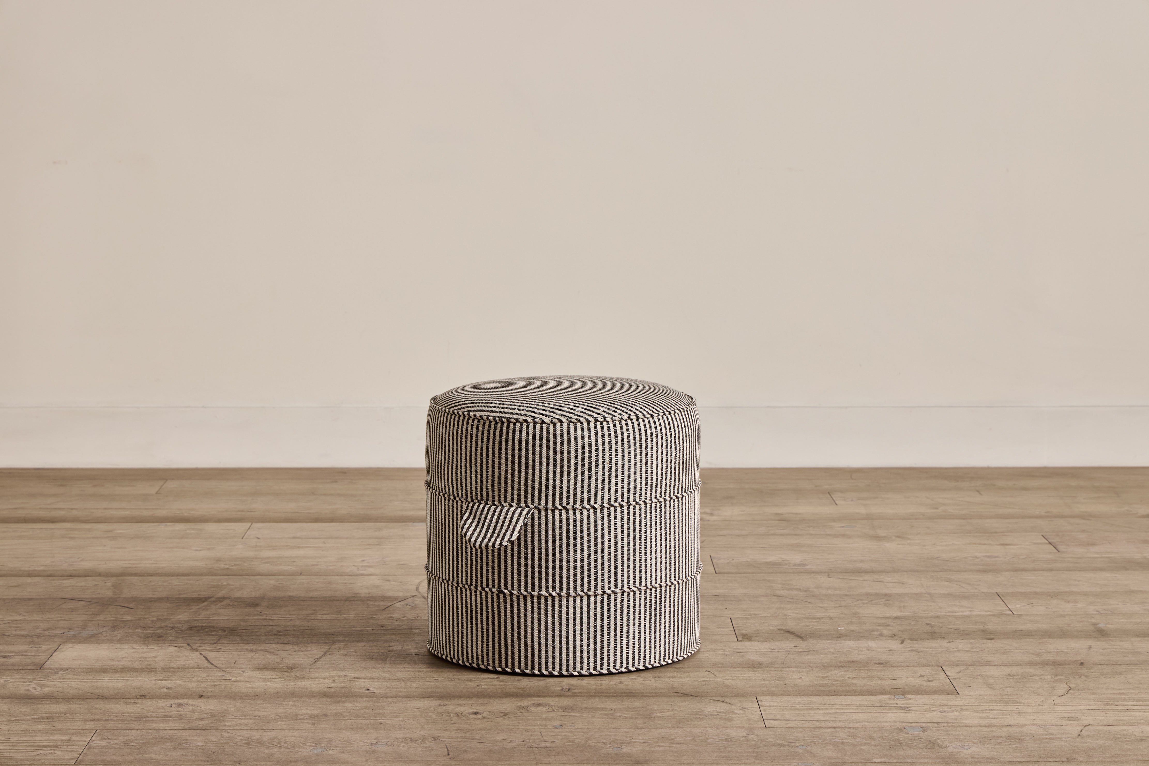 Outdoor Hassock, 17"
